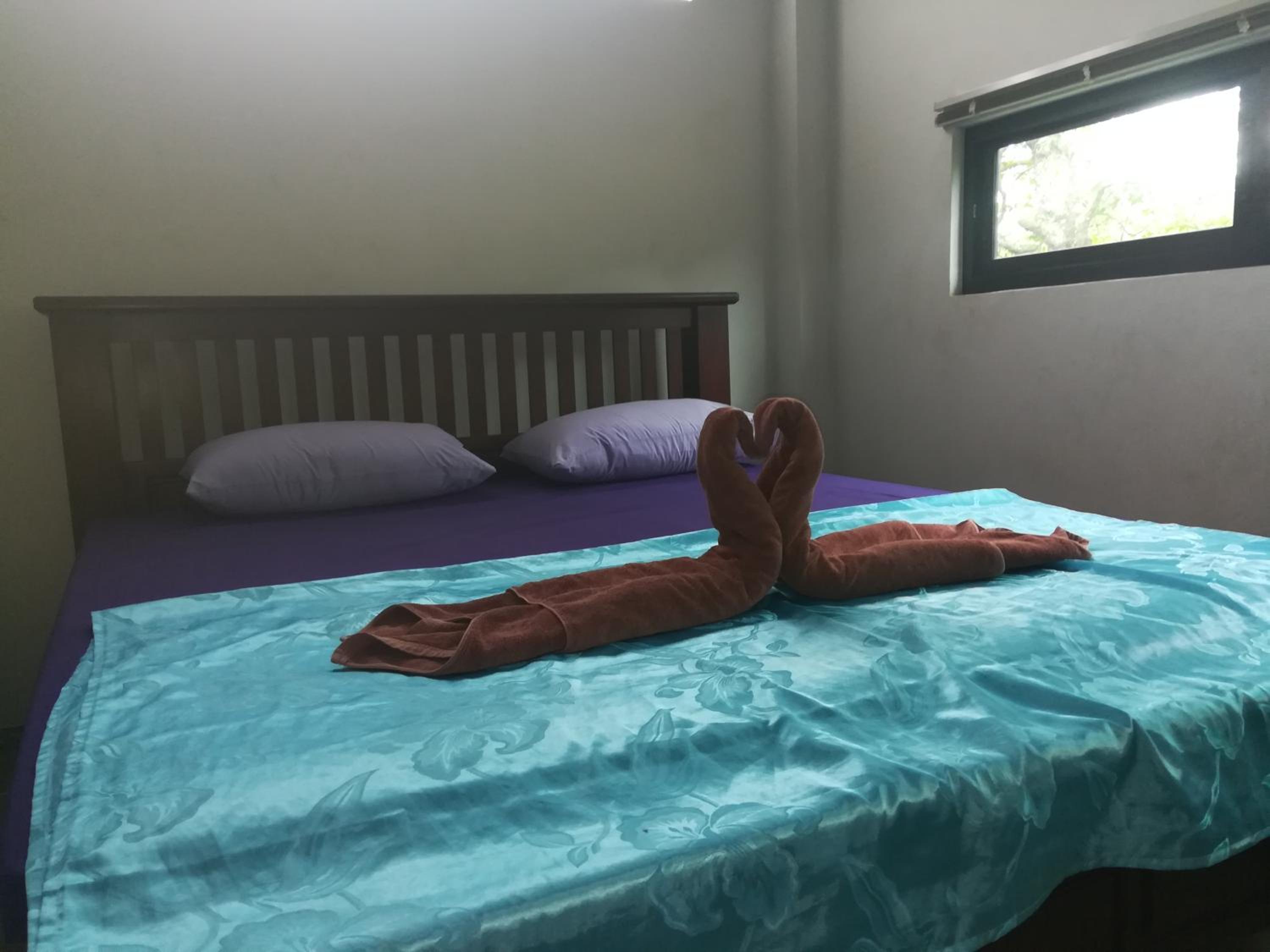 Cashew Nut Bungalow, Ko Mook