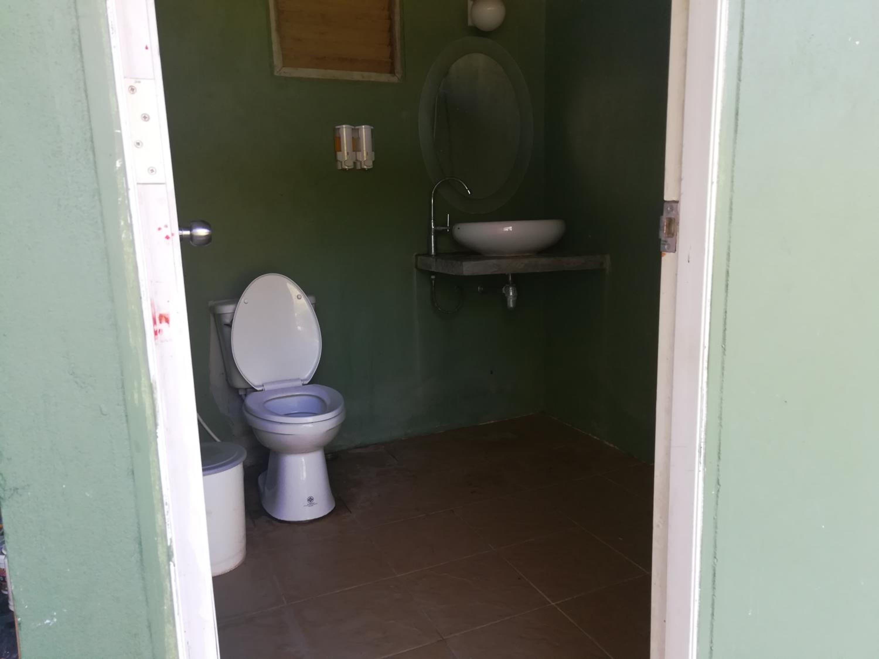Cashew Nut Bungalow, Ko Mook