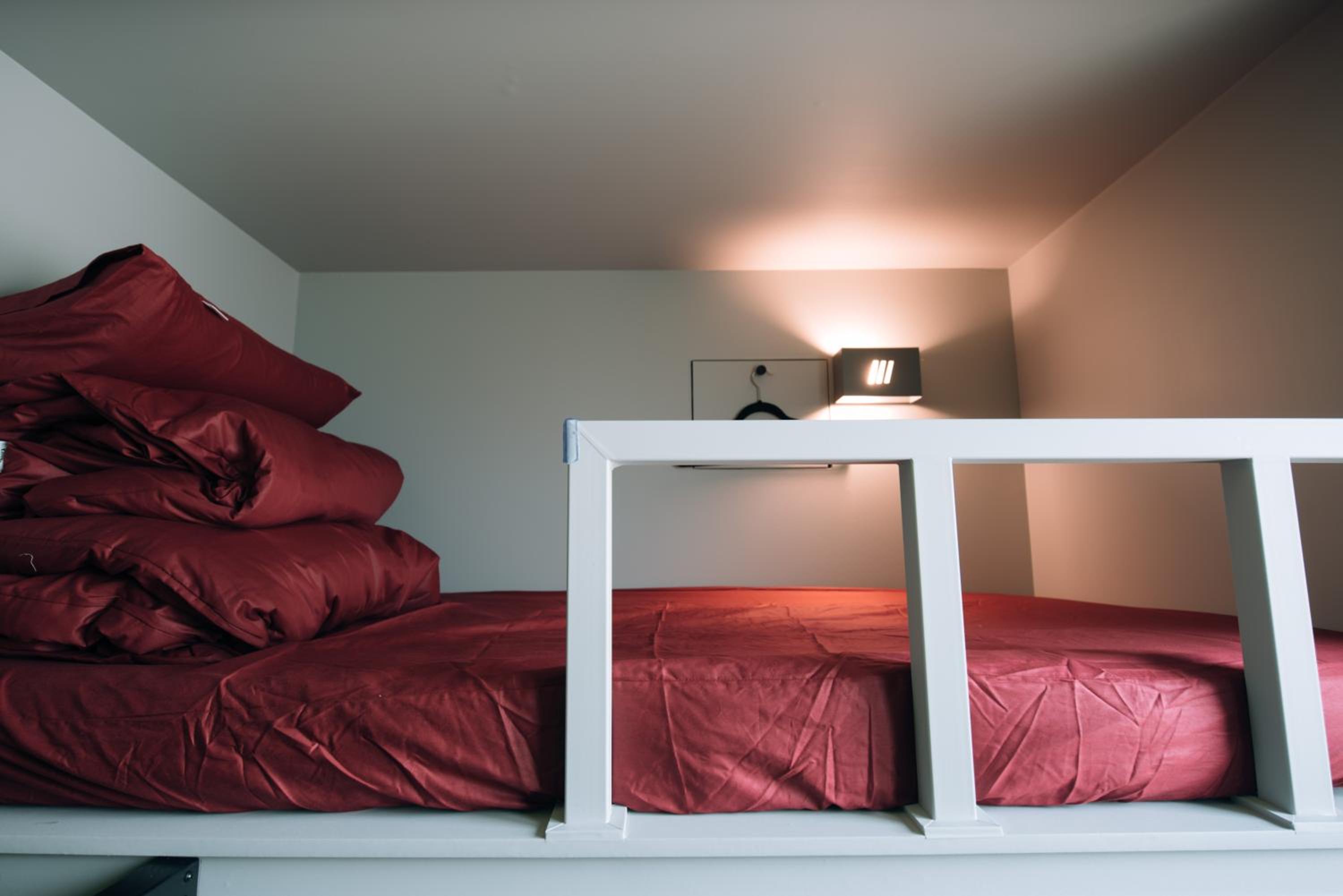 Midtown Hostel 71