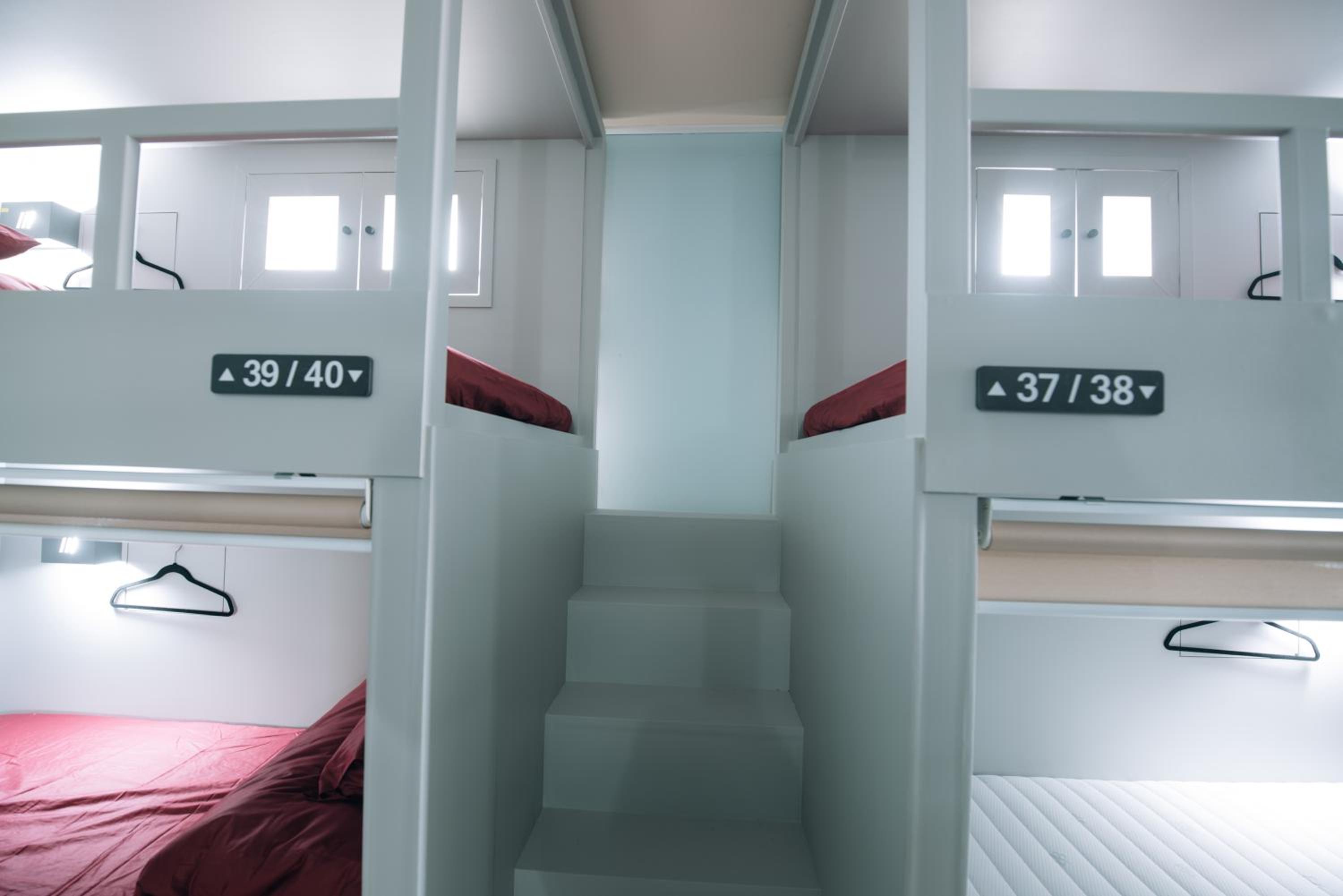 Midtown Hostel 215