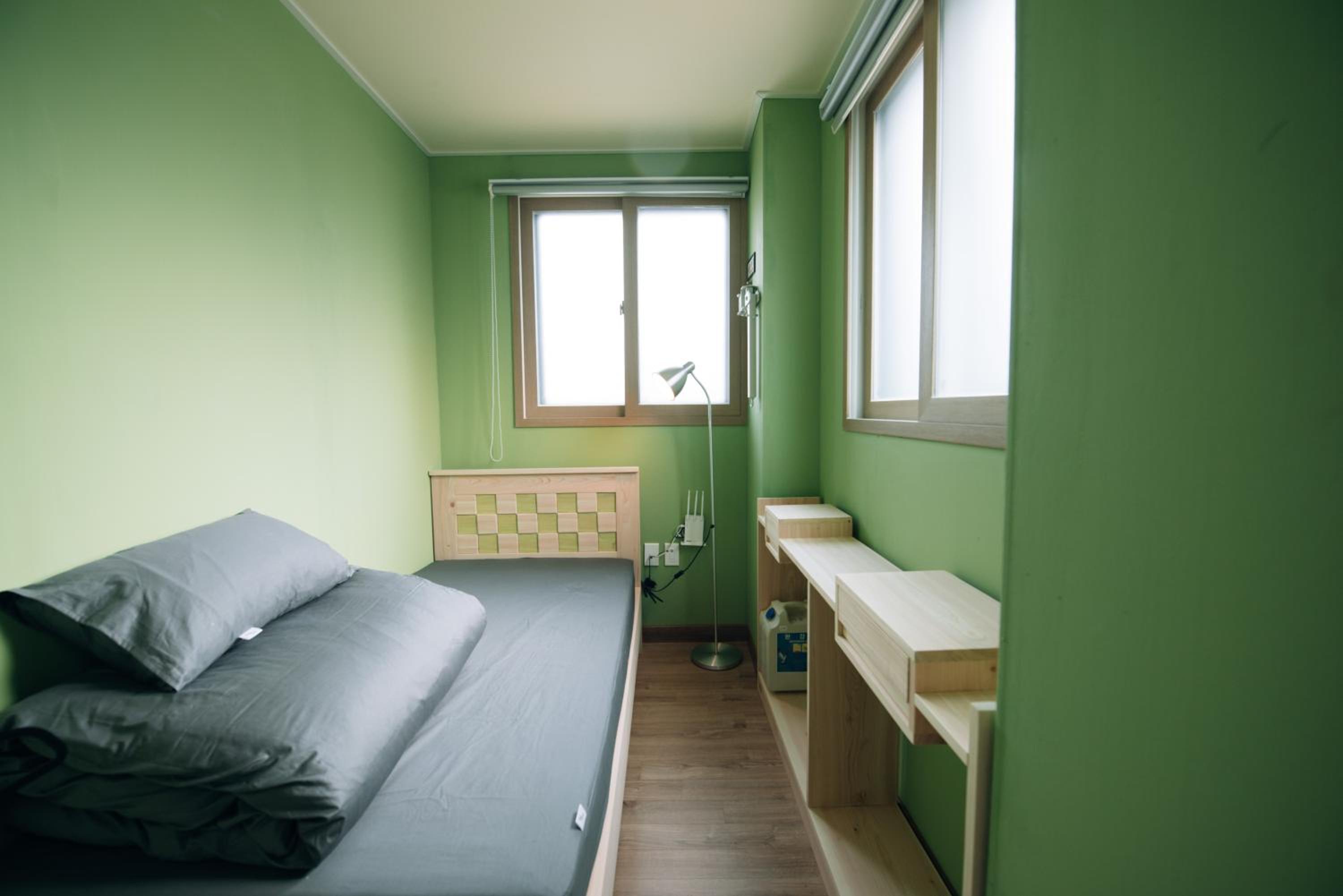 Midtown Hostel 167