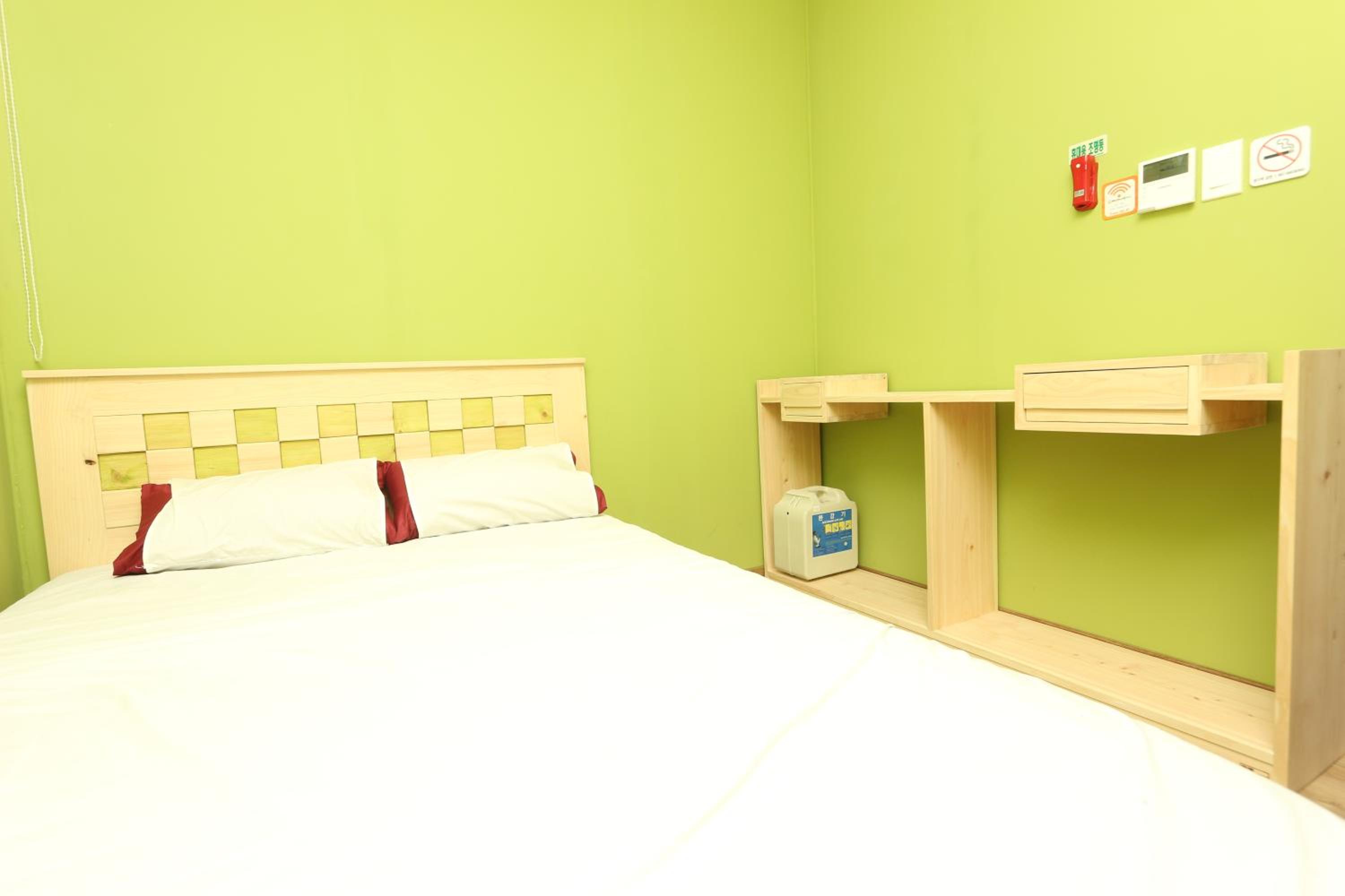 Midtown Hostel 50
