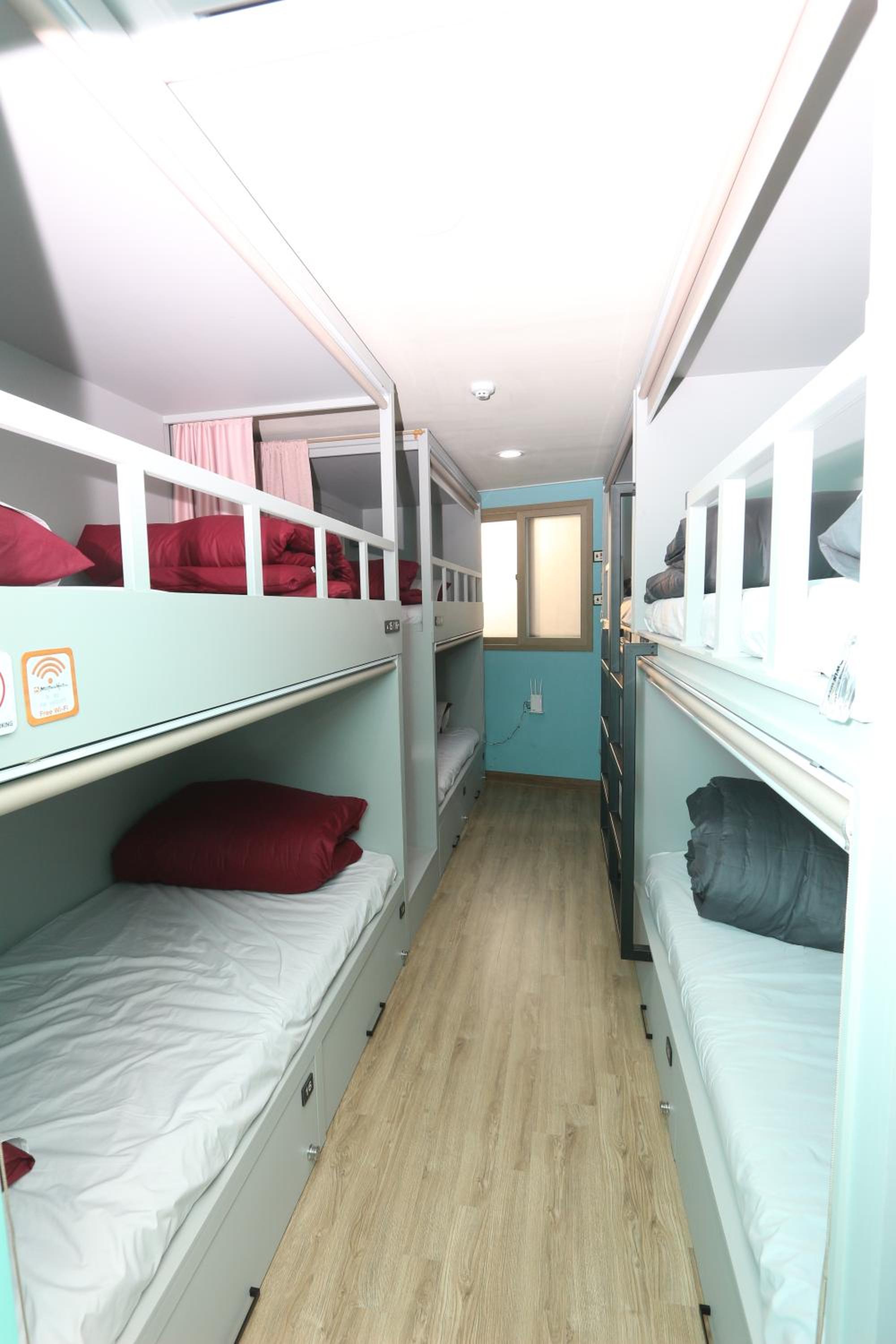 Midtown Hostel 182