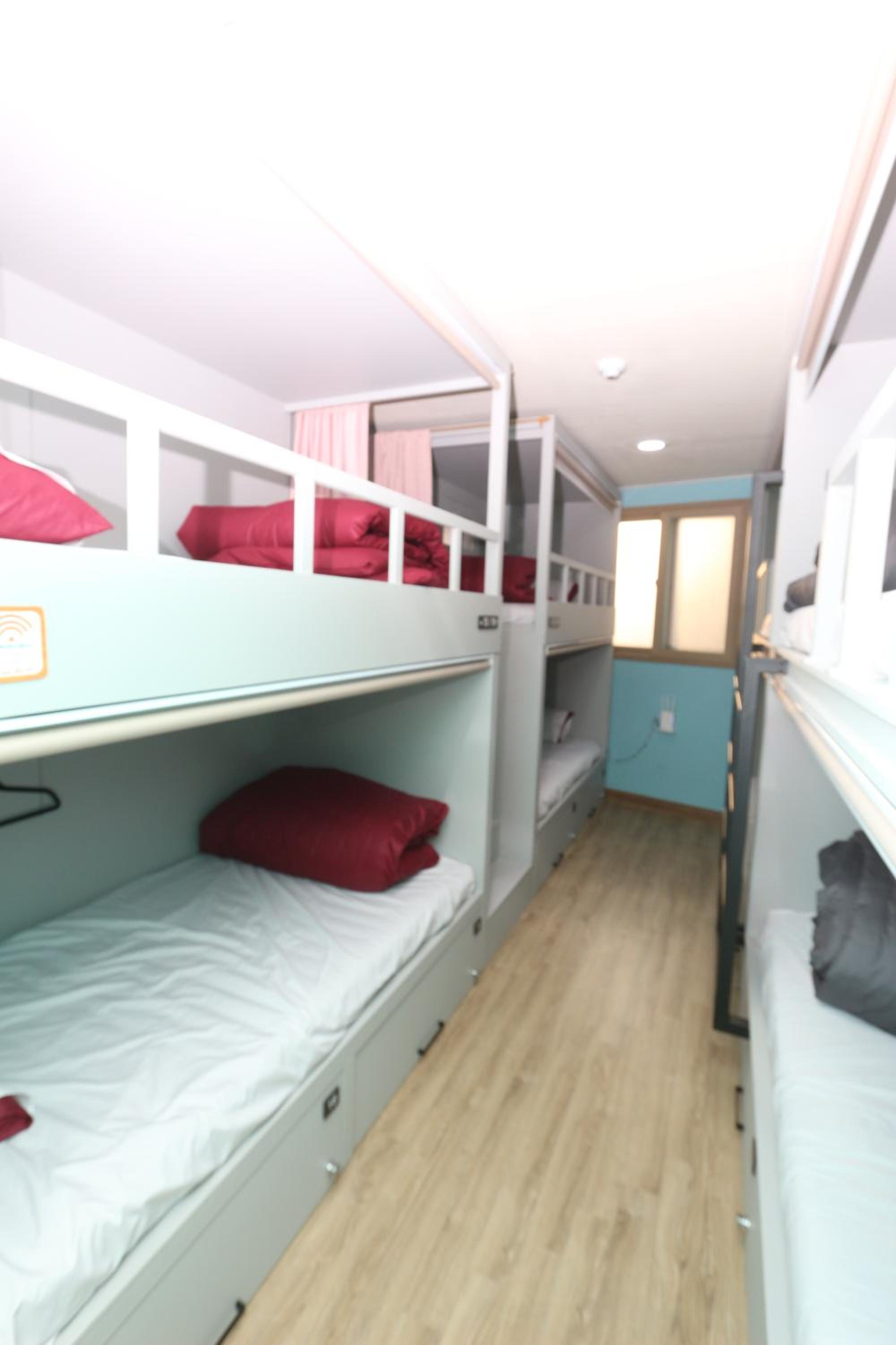 Midtown Hostel 183