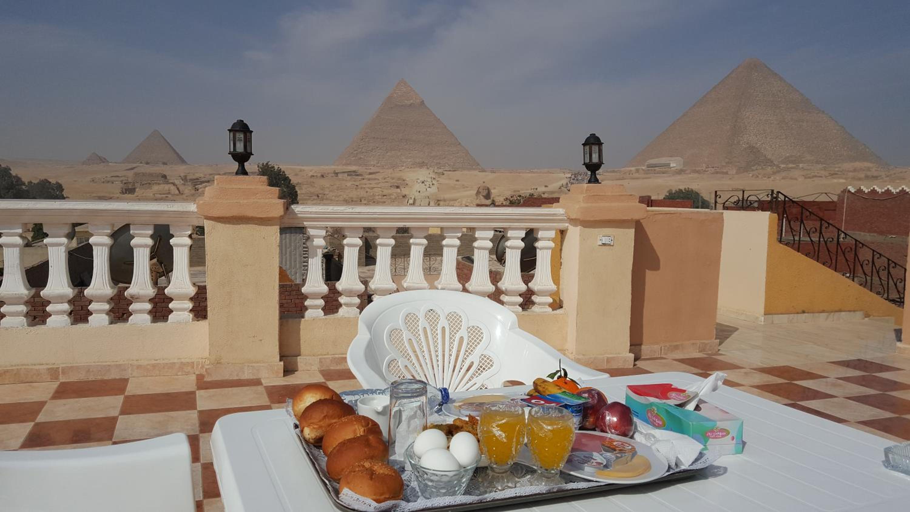 Royal Pyramids Inn
