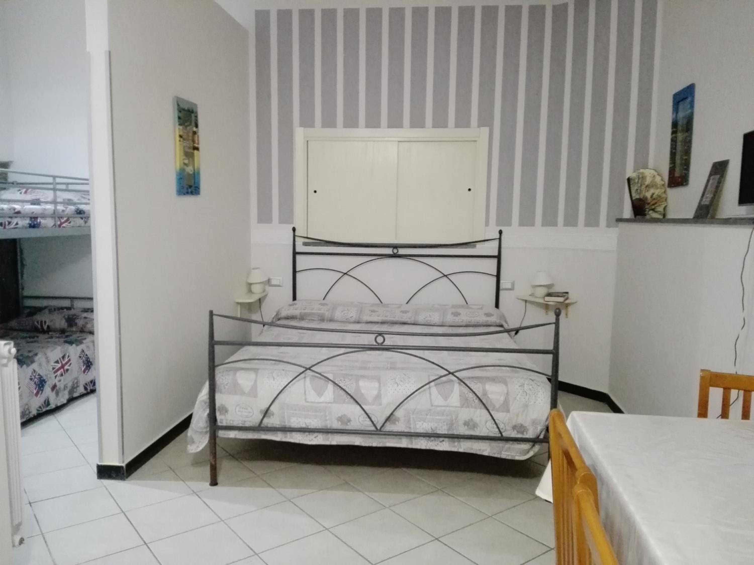 Sunset House photo 5