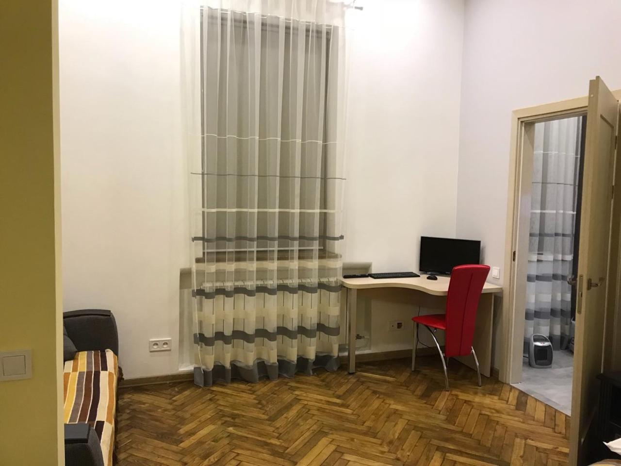 Apartment on Khorvatska Street