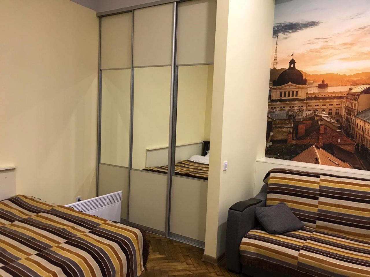 Apartment on Khorvatska Street