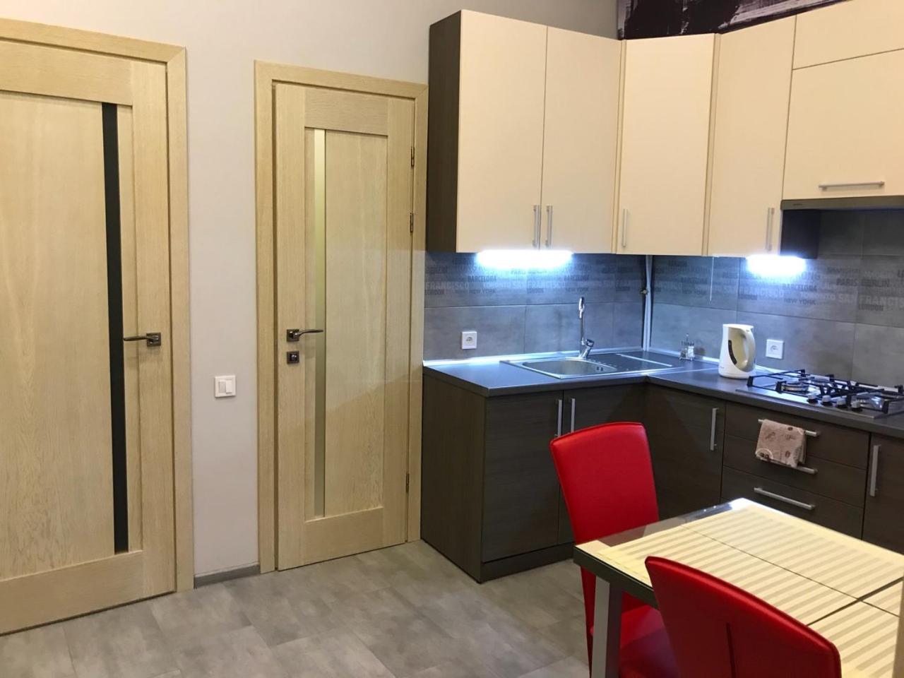 Apartment on Khorvatska Street