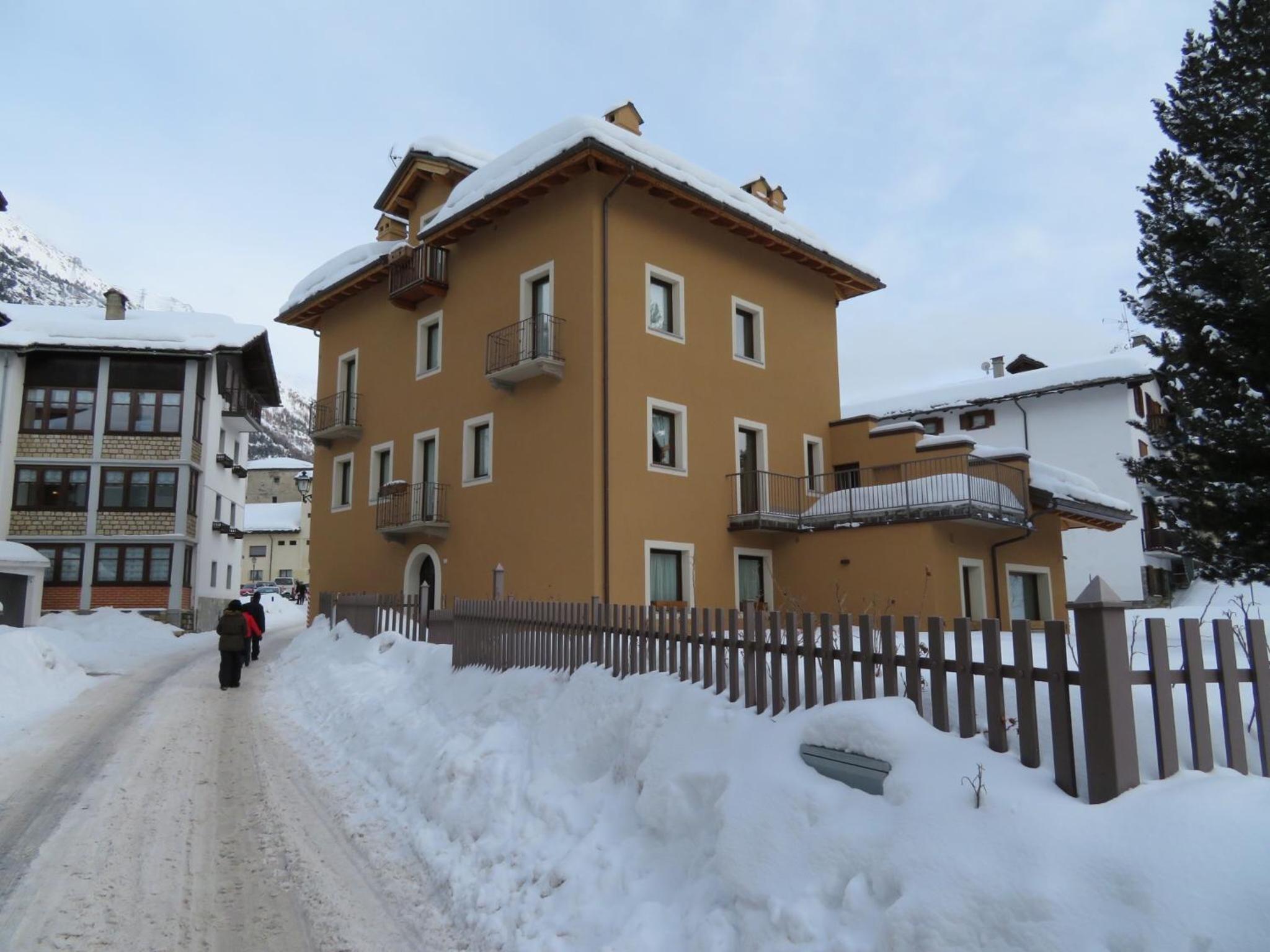 Photo 10