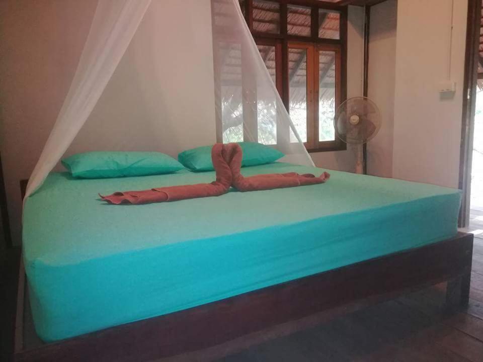 Cashew Nut Bungalow, Ko Mook