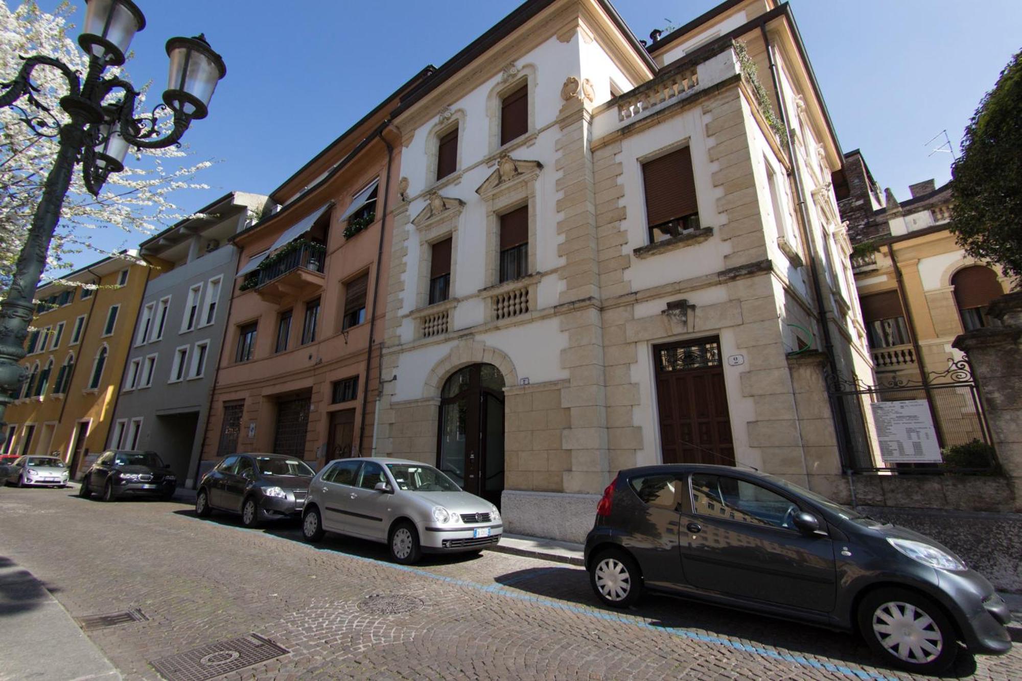 Hotel Arena Luxury Rooms - Image 1