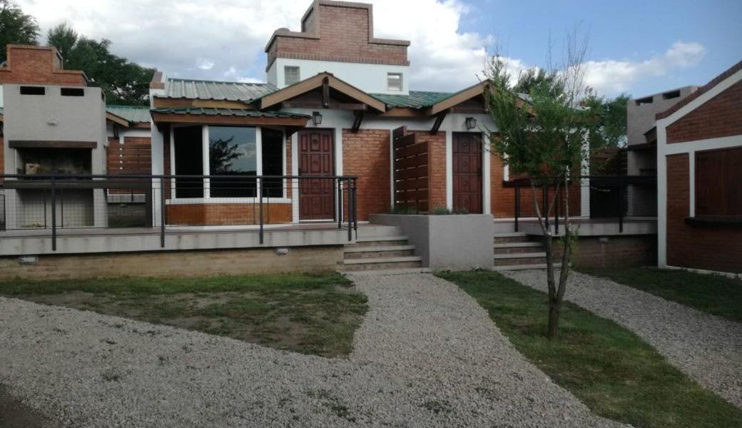 Hotel LarocacabaÑas