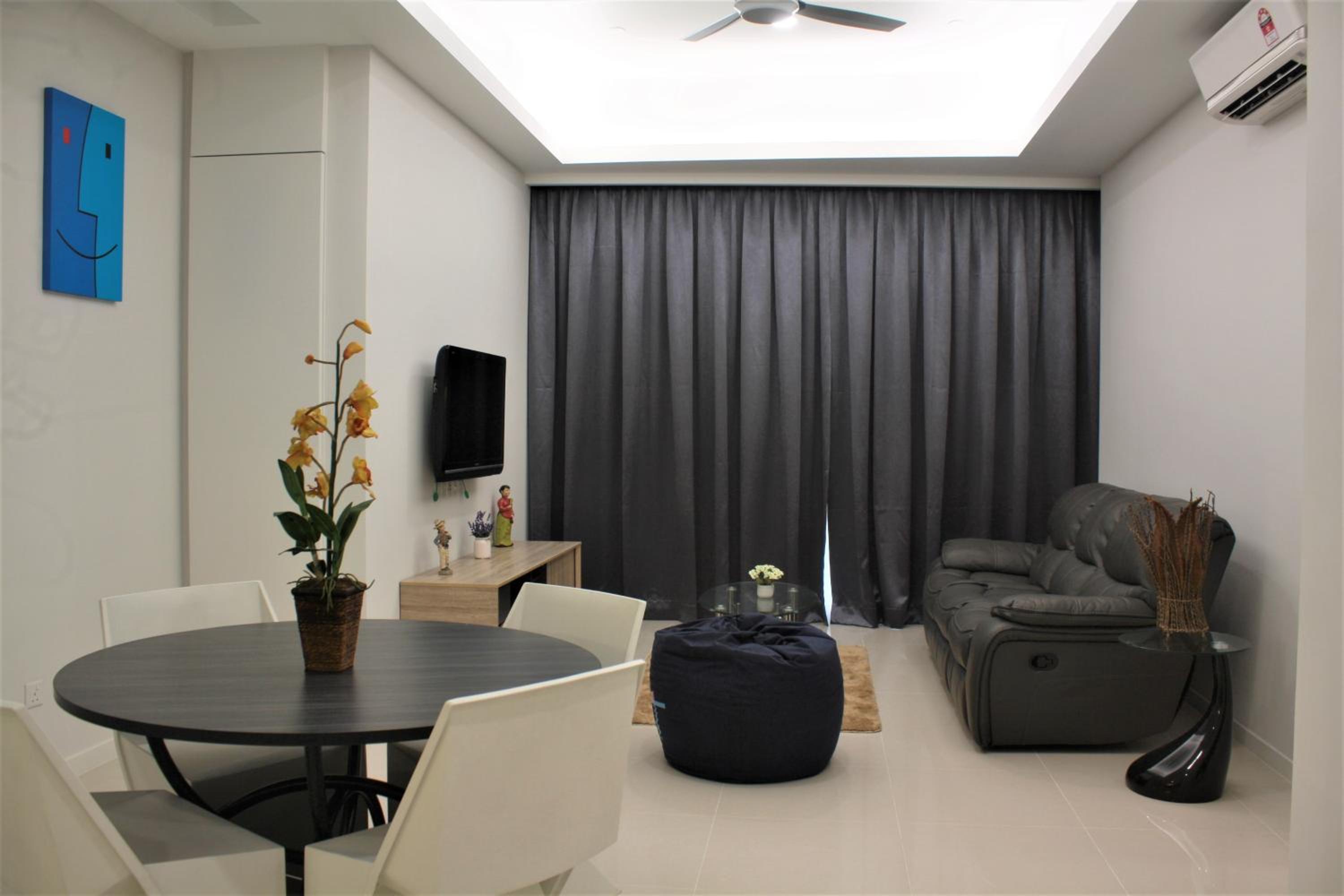 Azure Residence Paradigm Mall photo 1