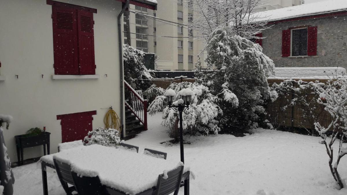 outdoor BBQ area