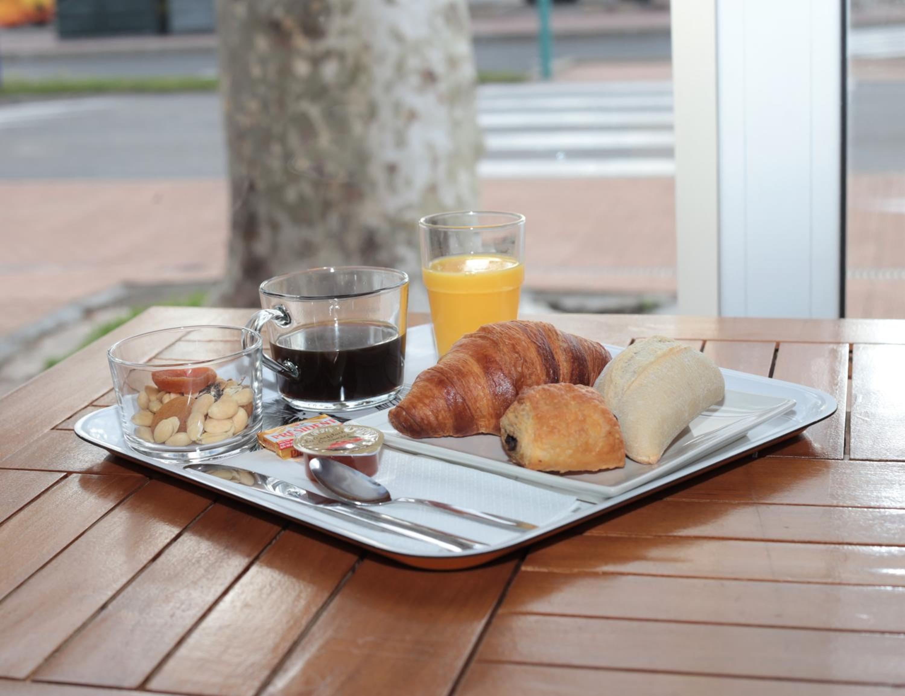 Menton Vacations - Hotel Pavillon Imperial - Property Image 4