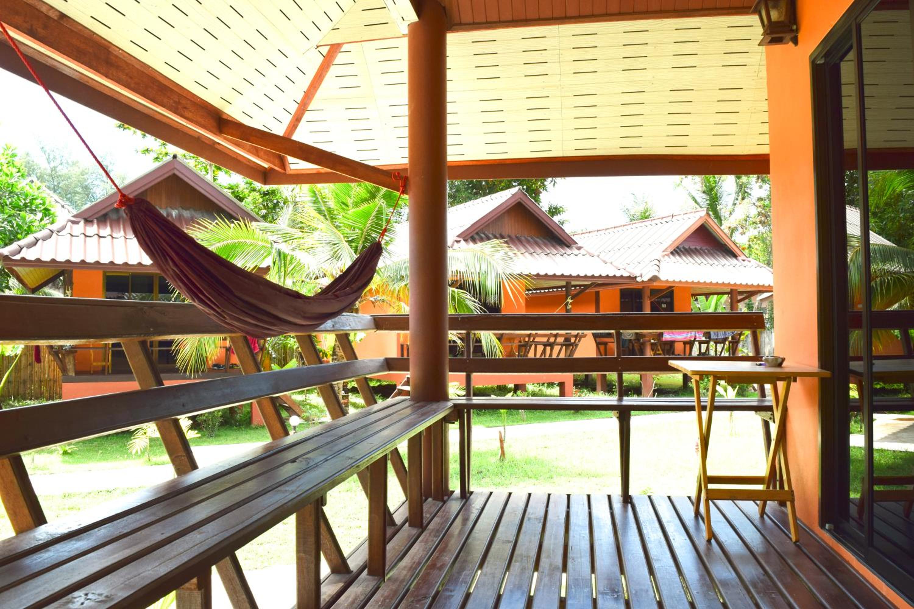 Lanta Pearl Beach Resort - Image 3