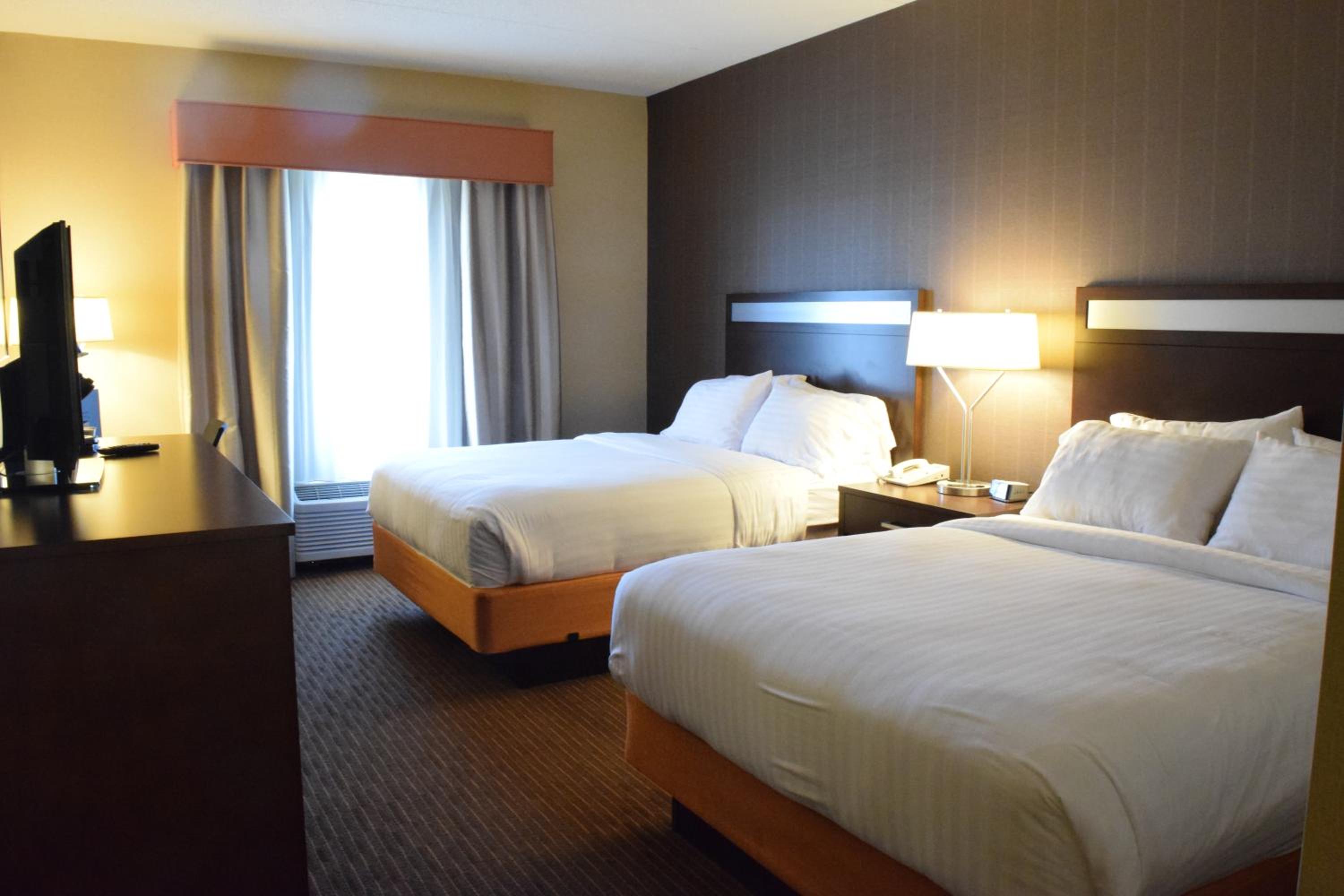 Watertown Vacations - Holiday Inn Express Hotel  Suites Watertown - Thousand Islands, an IHG Hotel - Property Image 4