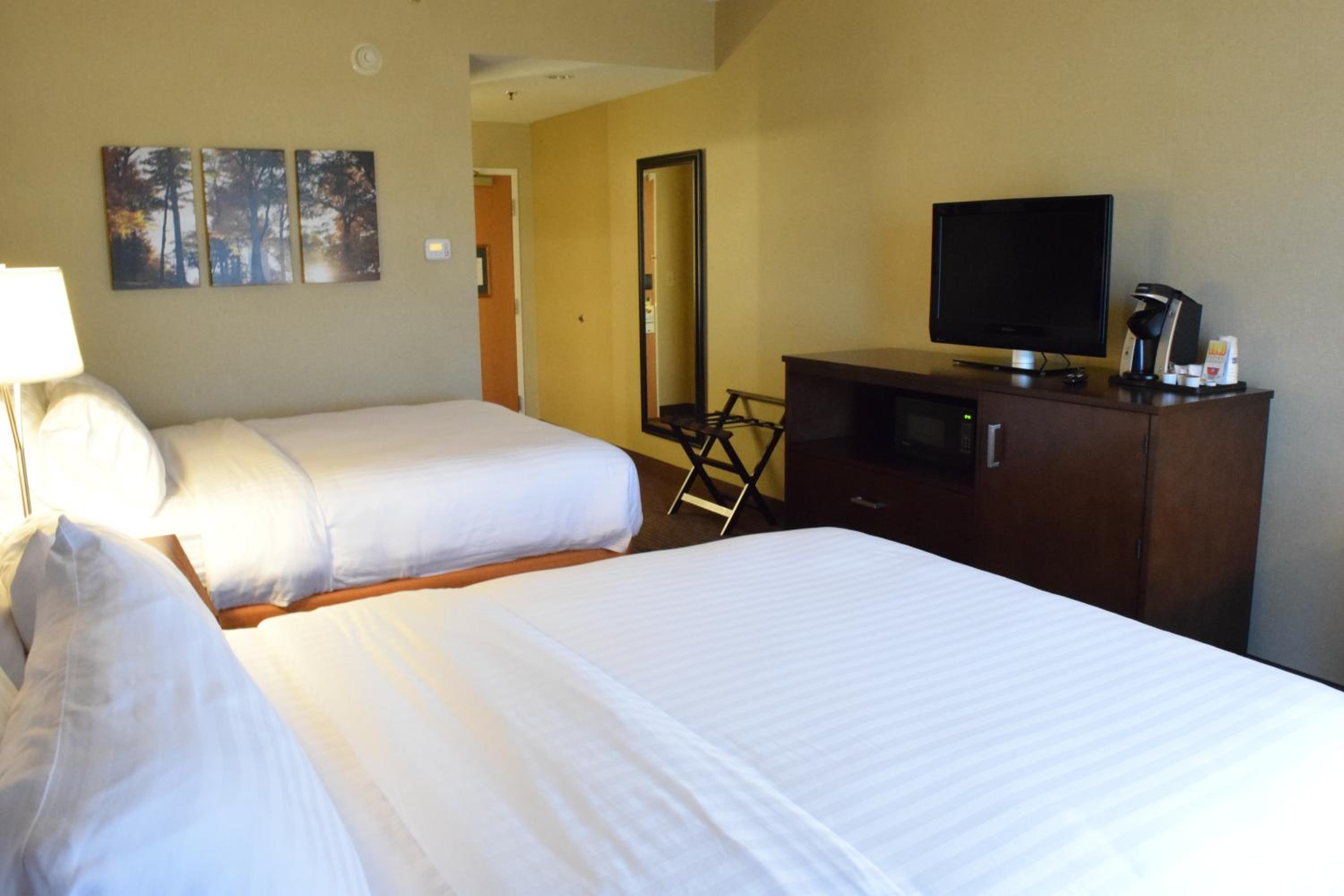 Watertown Vacations - Holiday Inn Express Hotel  Suites Watertown - Thousand Islands, an IHG Hotel - Property Image 2