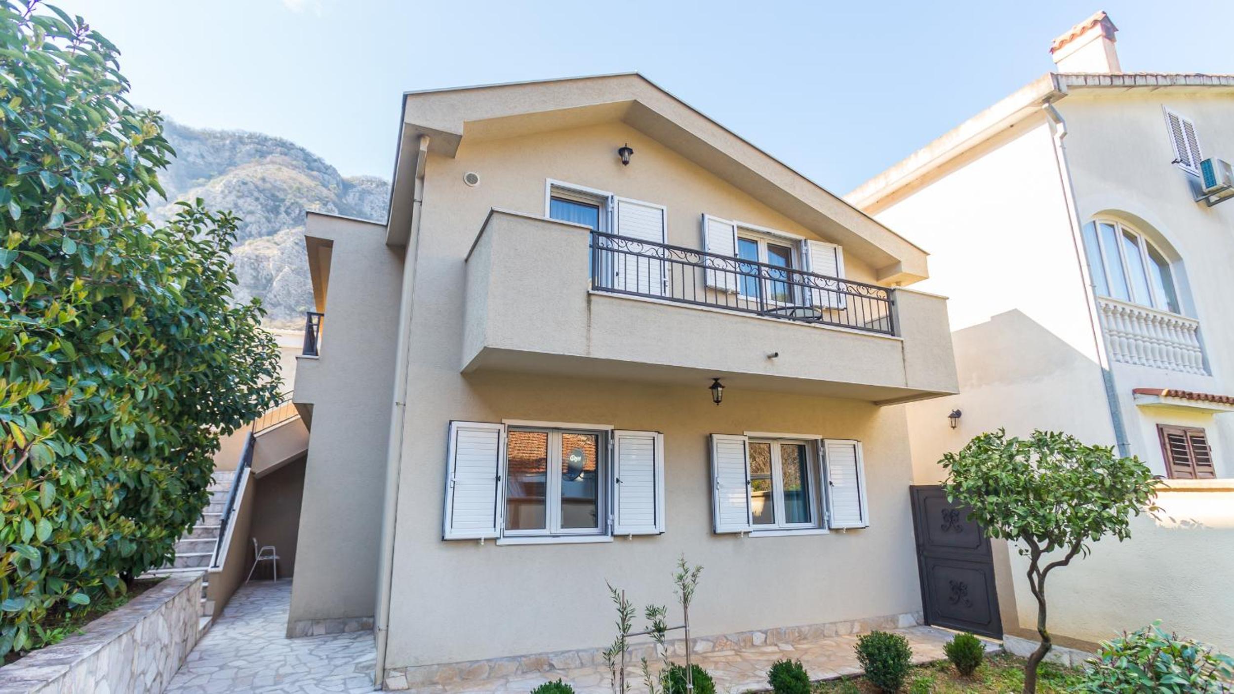 Veron Apartments photo 3