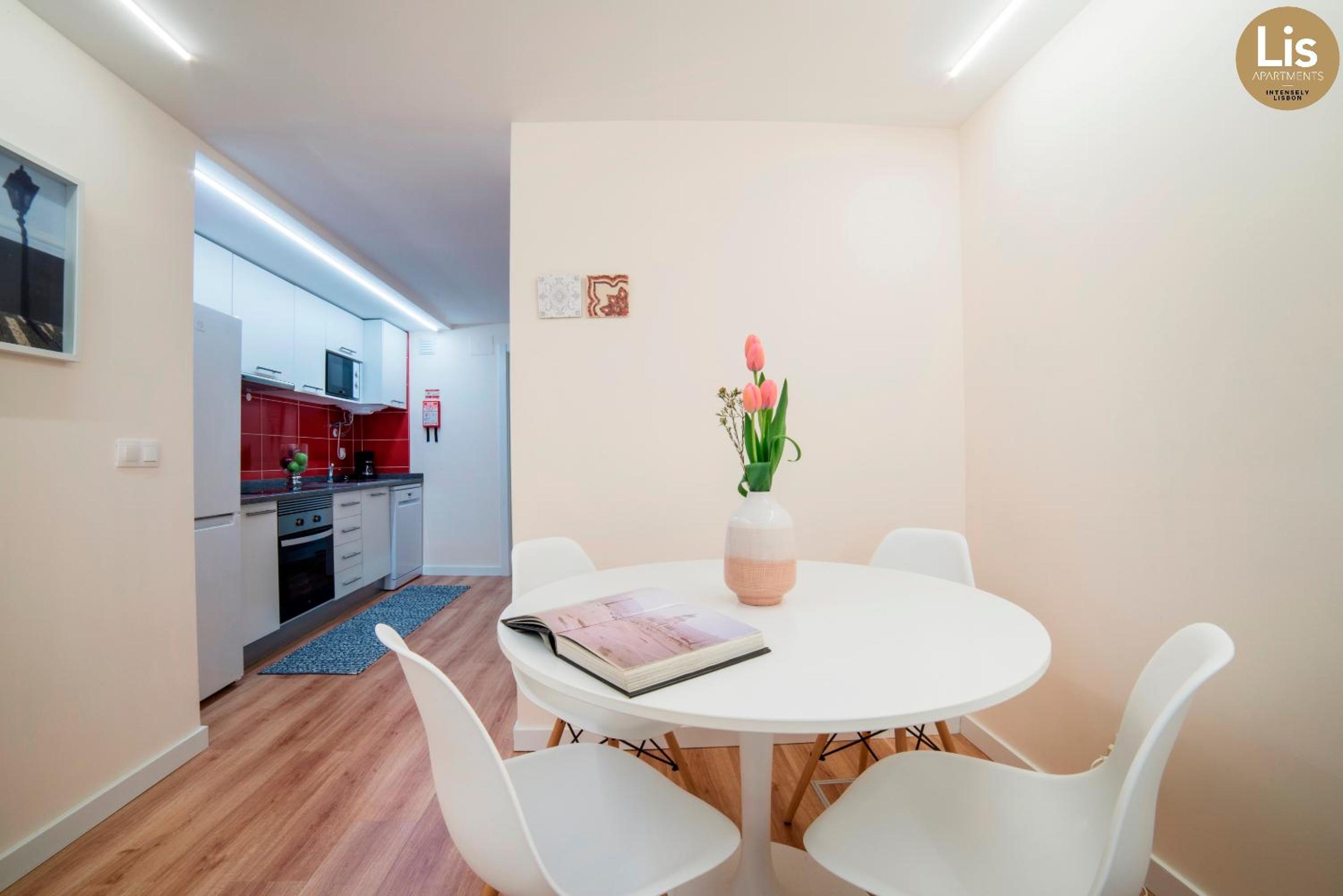 Lis Apartments