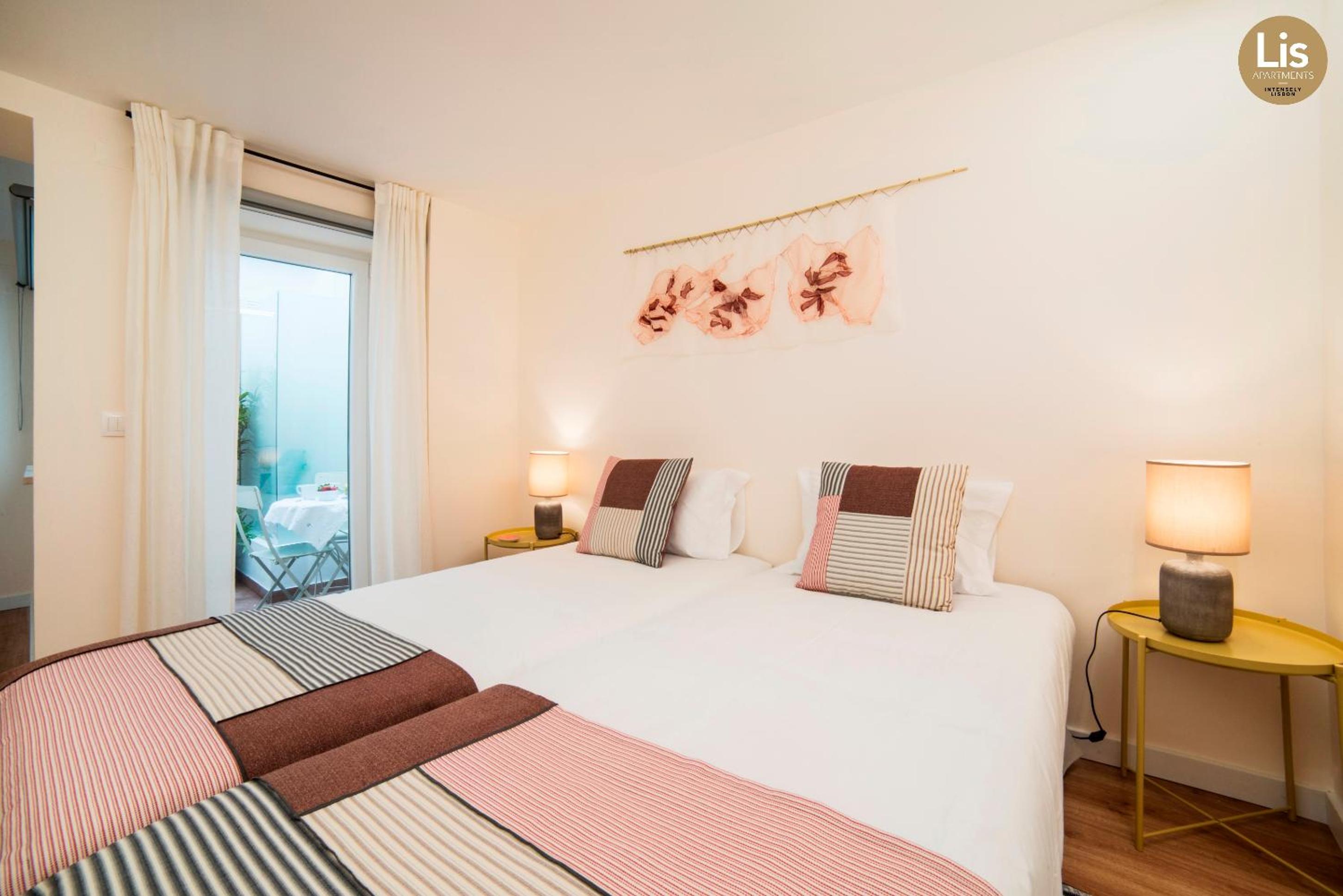 Lis Apartments
