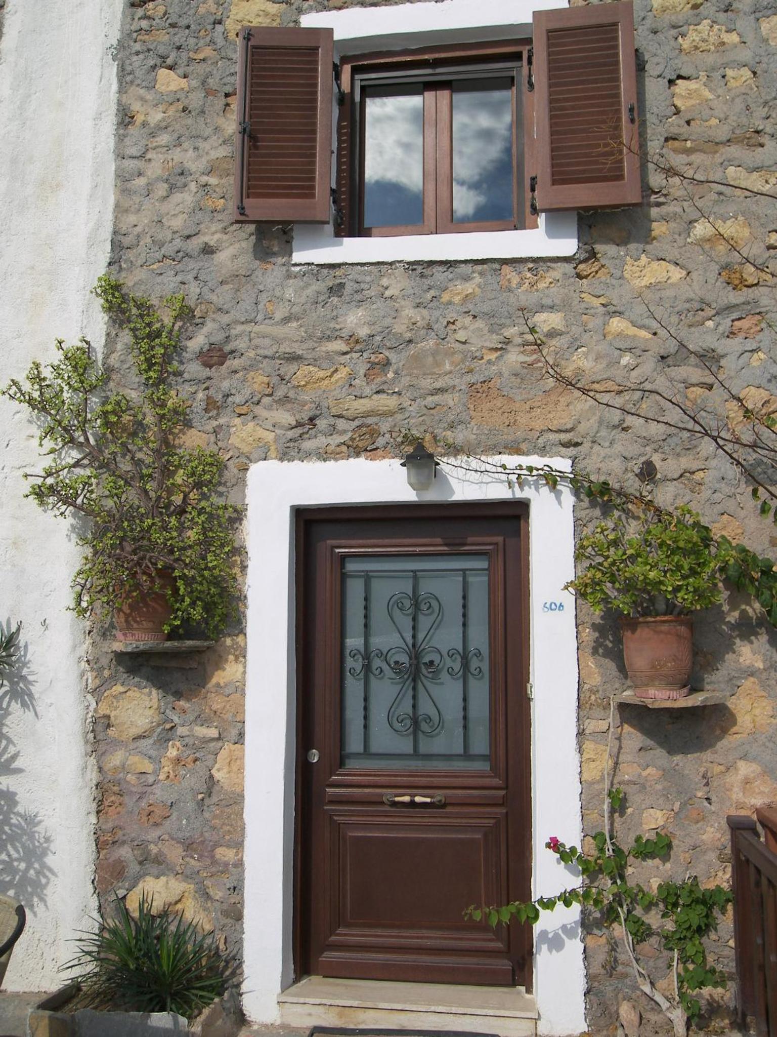 Hiona Cottage view 5