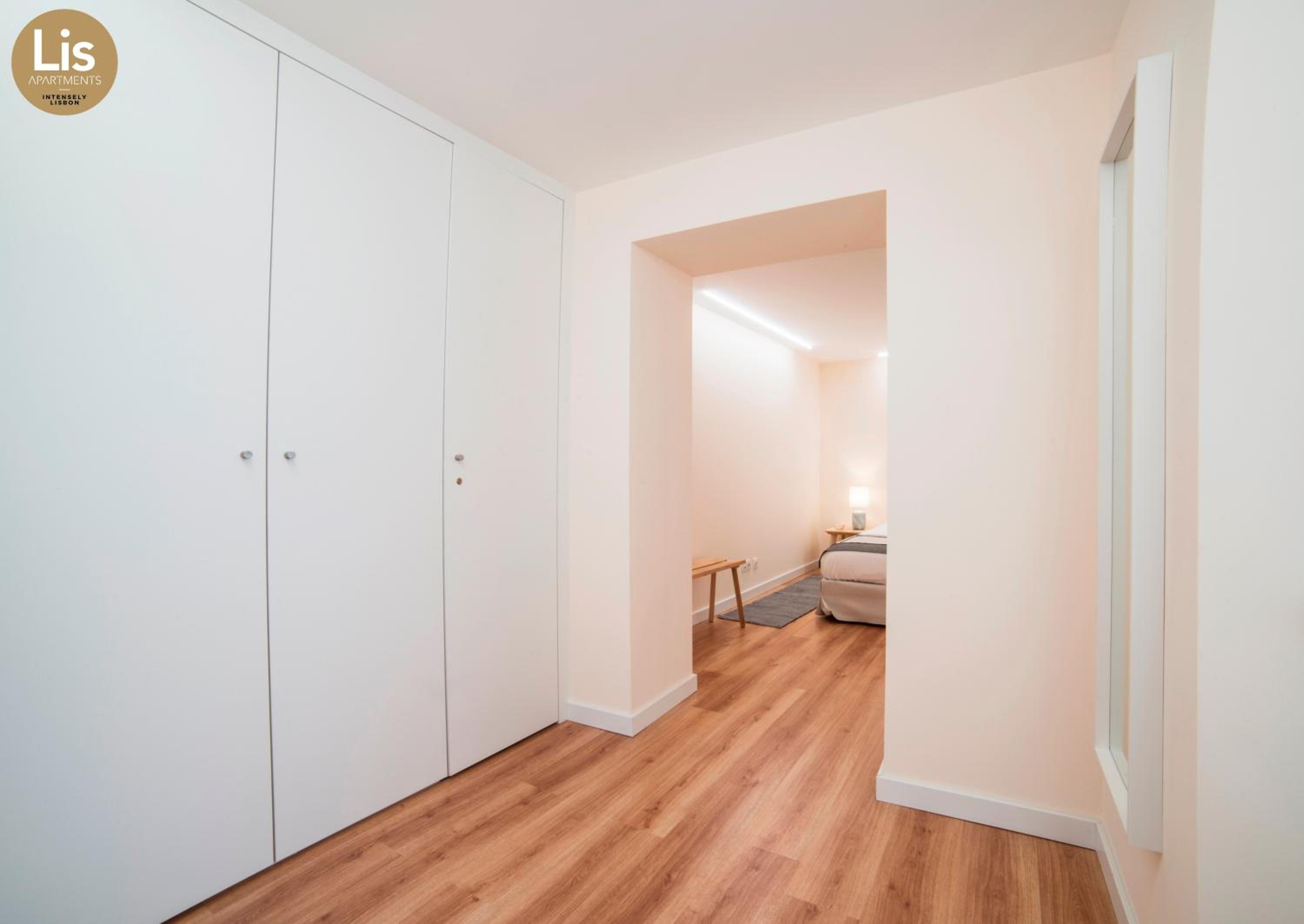 Lis Apartments