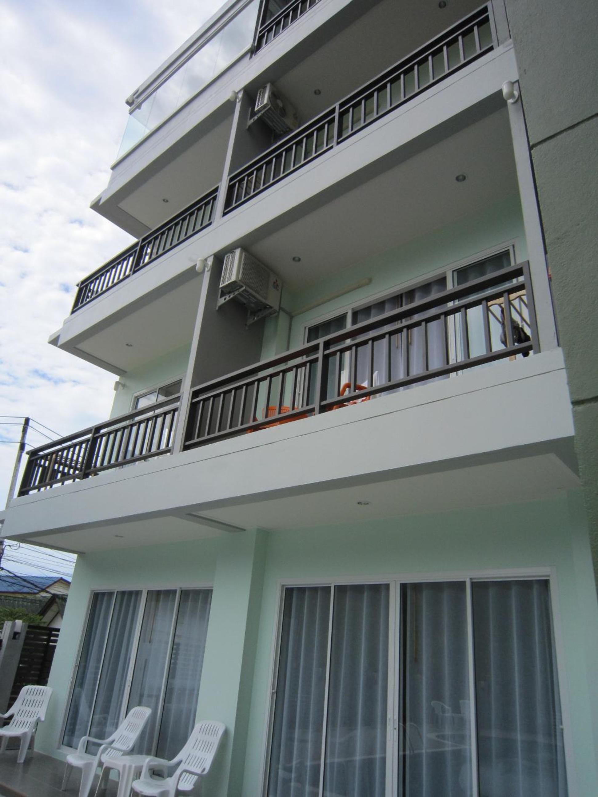 Photo 12