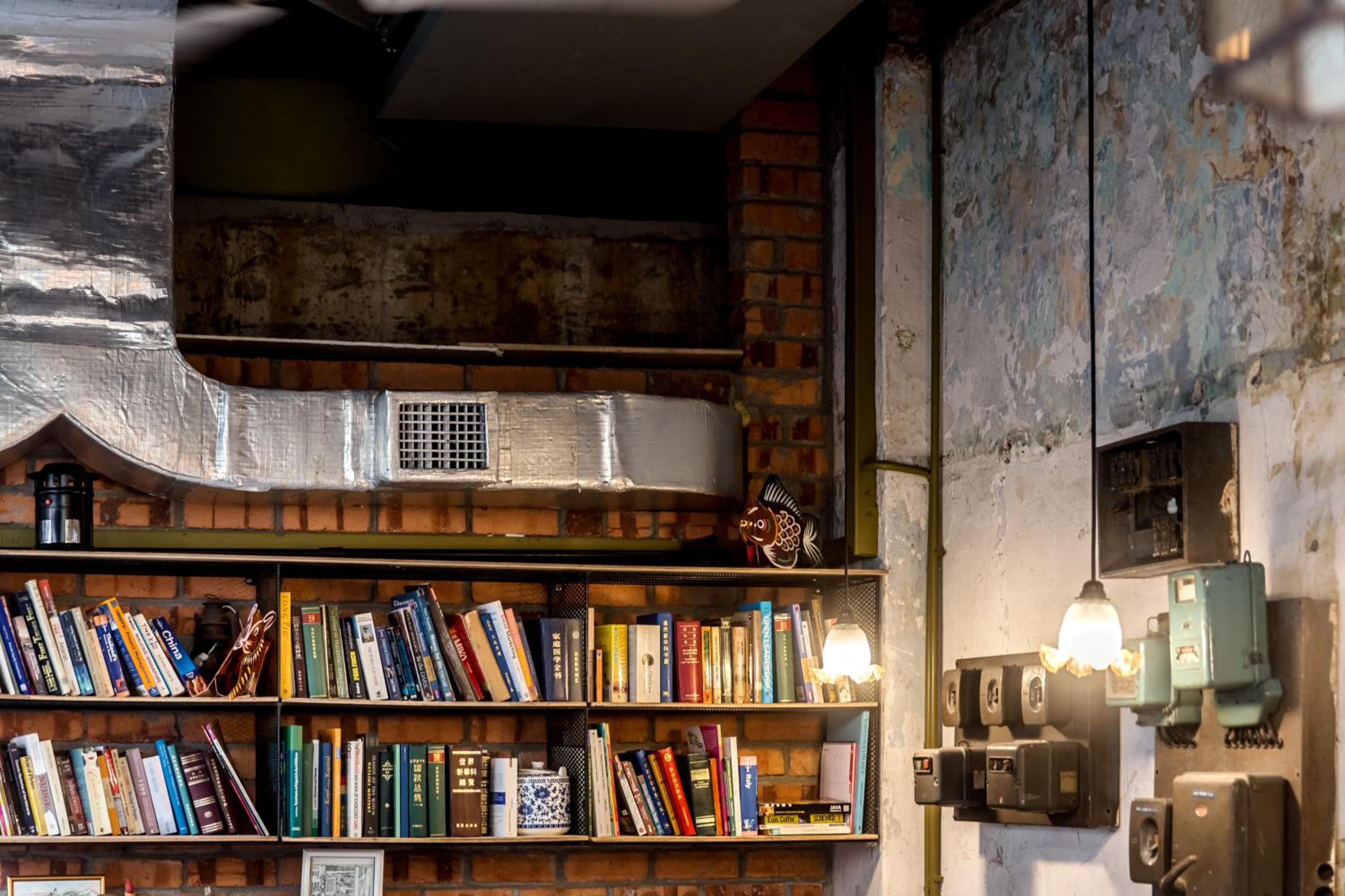 Chinatown Hostel by Mingle - Rooftop Private Jacuzzi with Bar