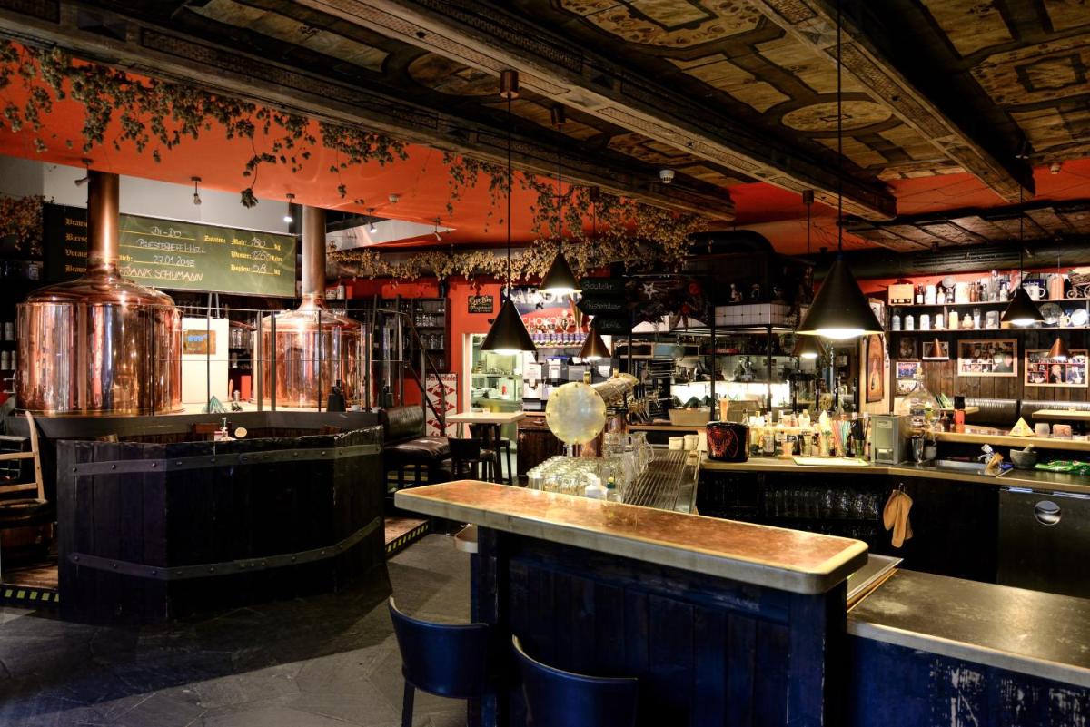 bar