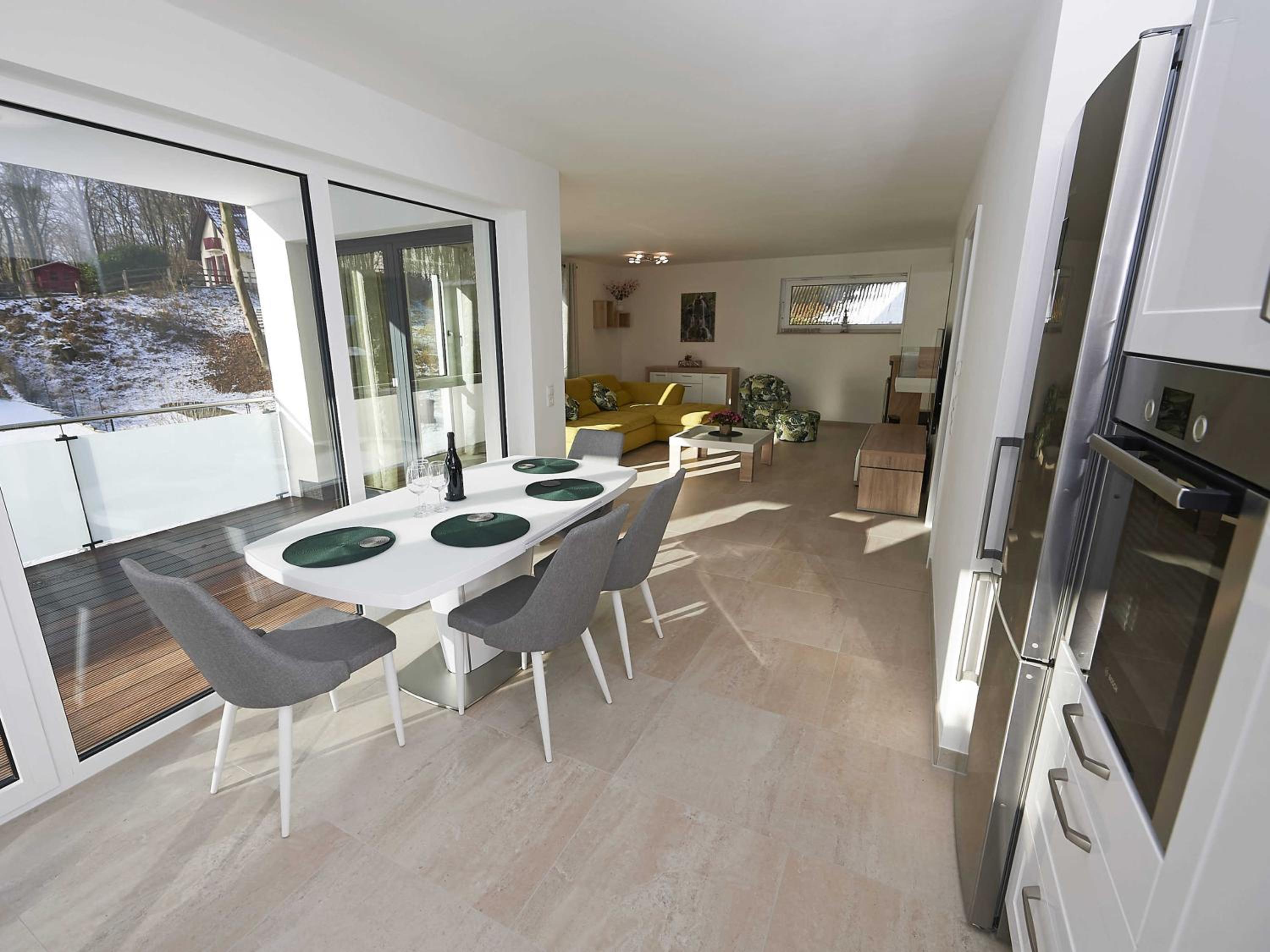 Haus Kap Arkona in Sellin - Fewo 02 mit Kamin und Terrasse