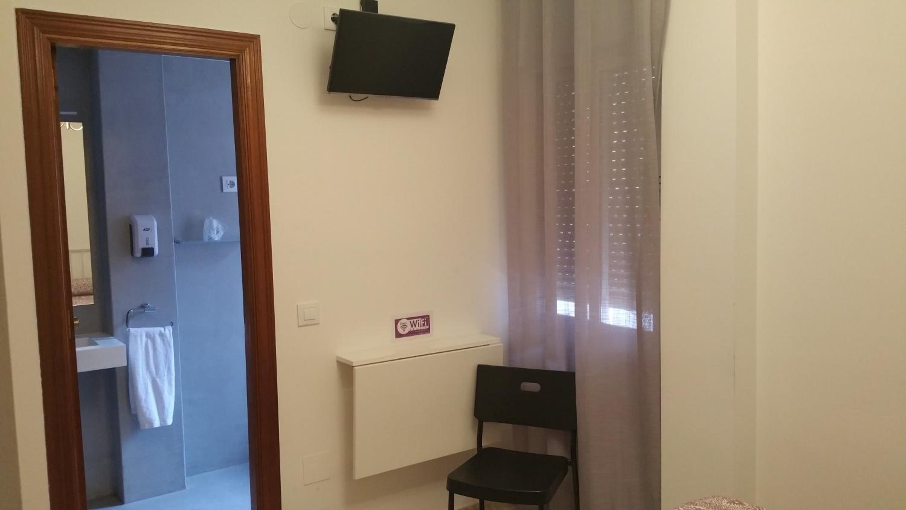 Hostal Tilos