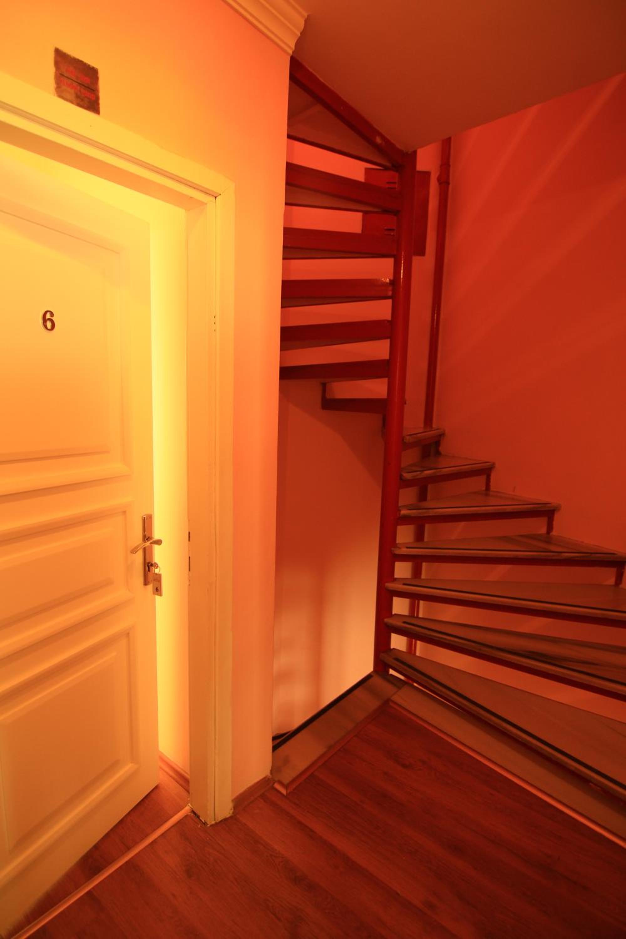 Hotel Antique - Image 73