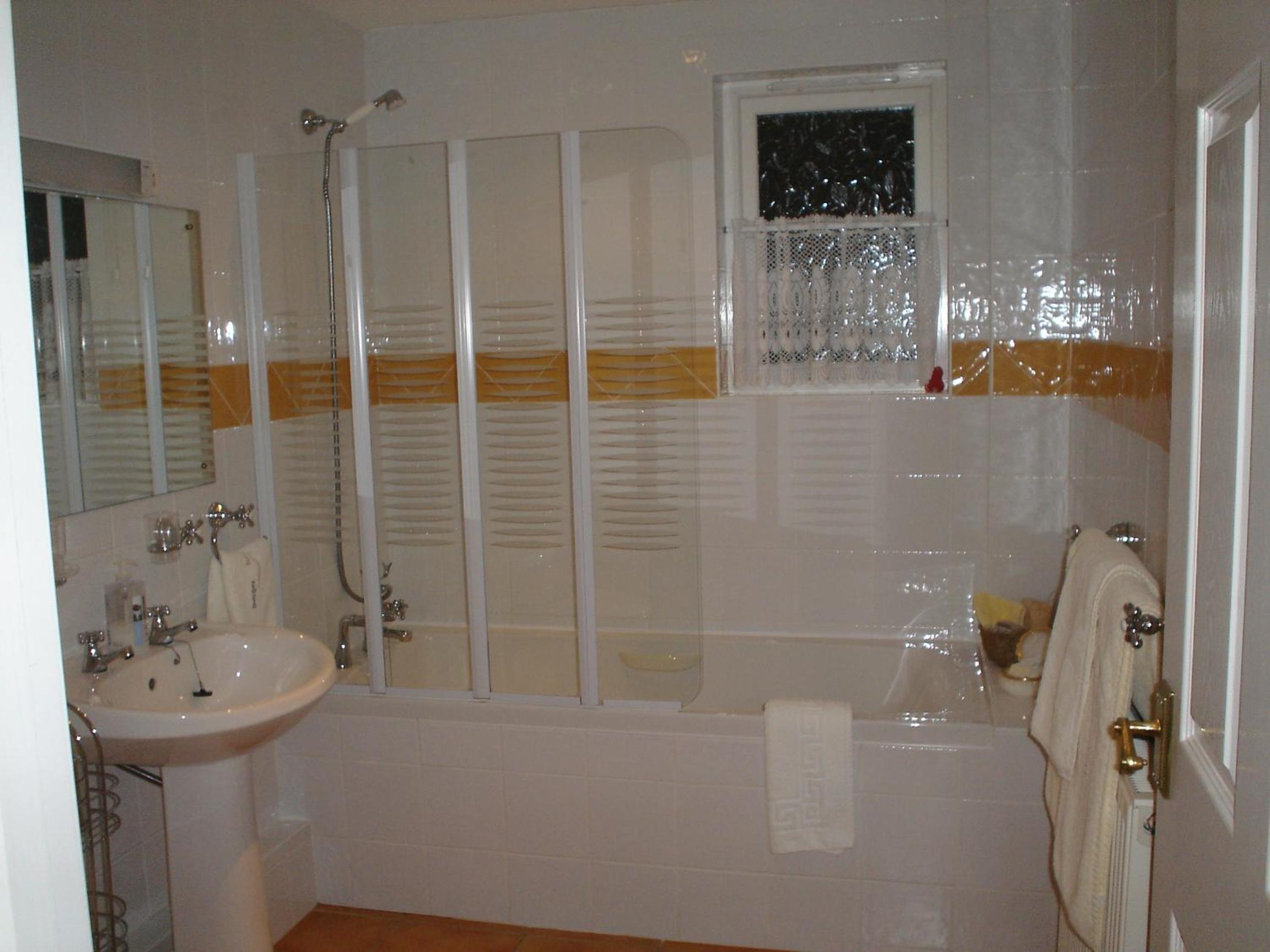 Pembroke Vacations - Rosedene Guest House - Property Image 11