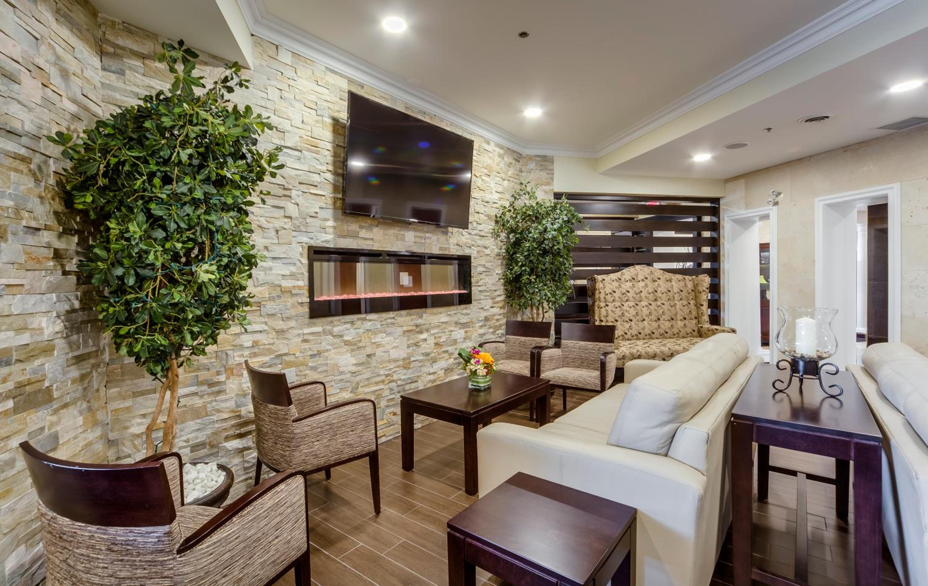 Monte Carlo Inn Vaughan Suites - Property Image 3