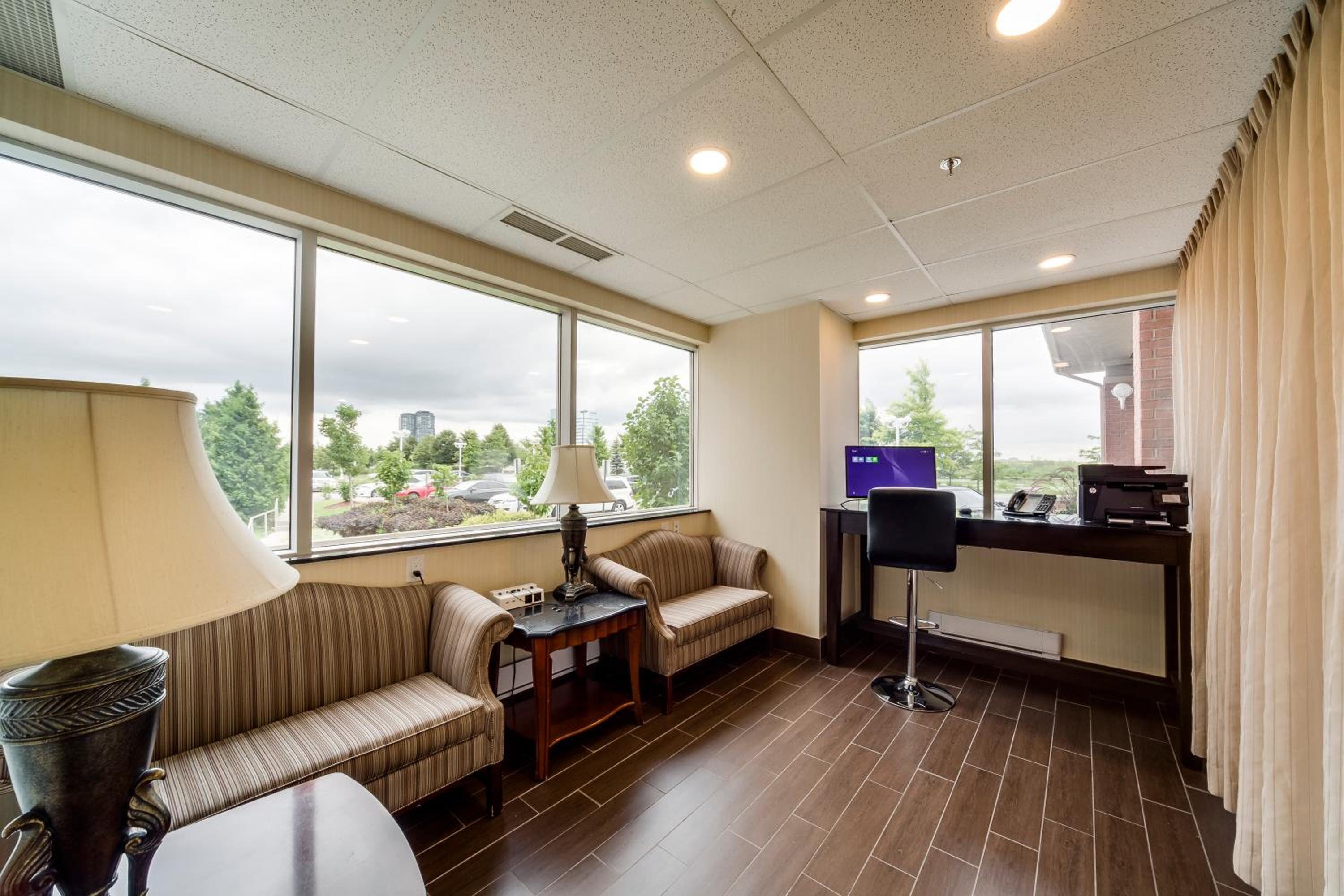 Monte Carlo Inn Vaughan Suites - Property Image 12
