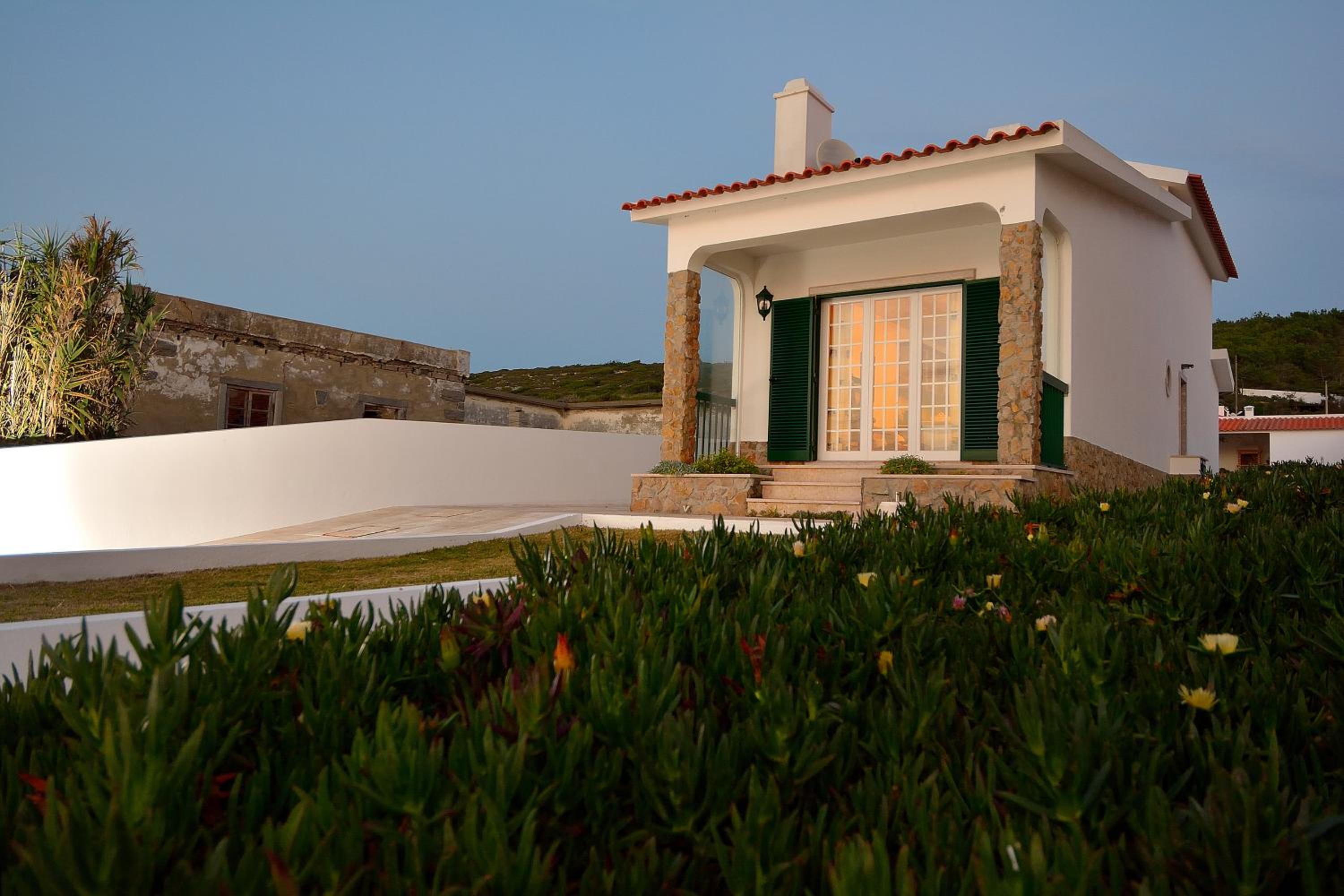 Villa over the Ocean in Magoito-Sintra view 2