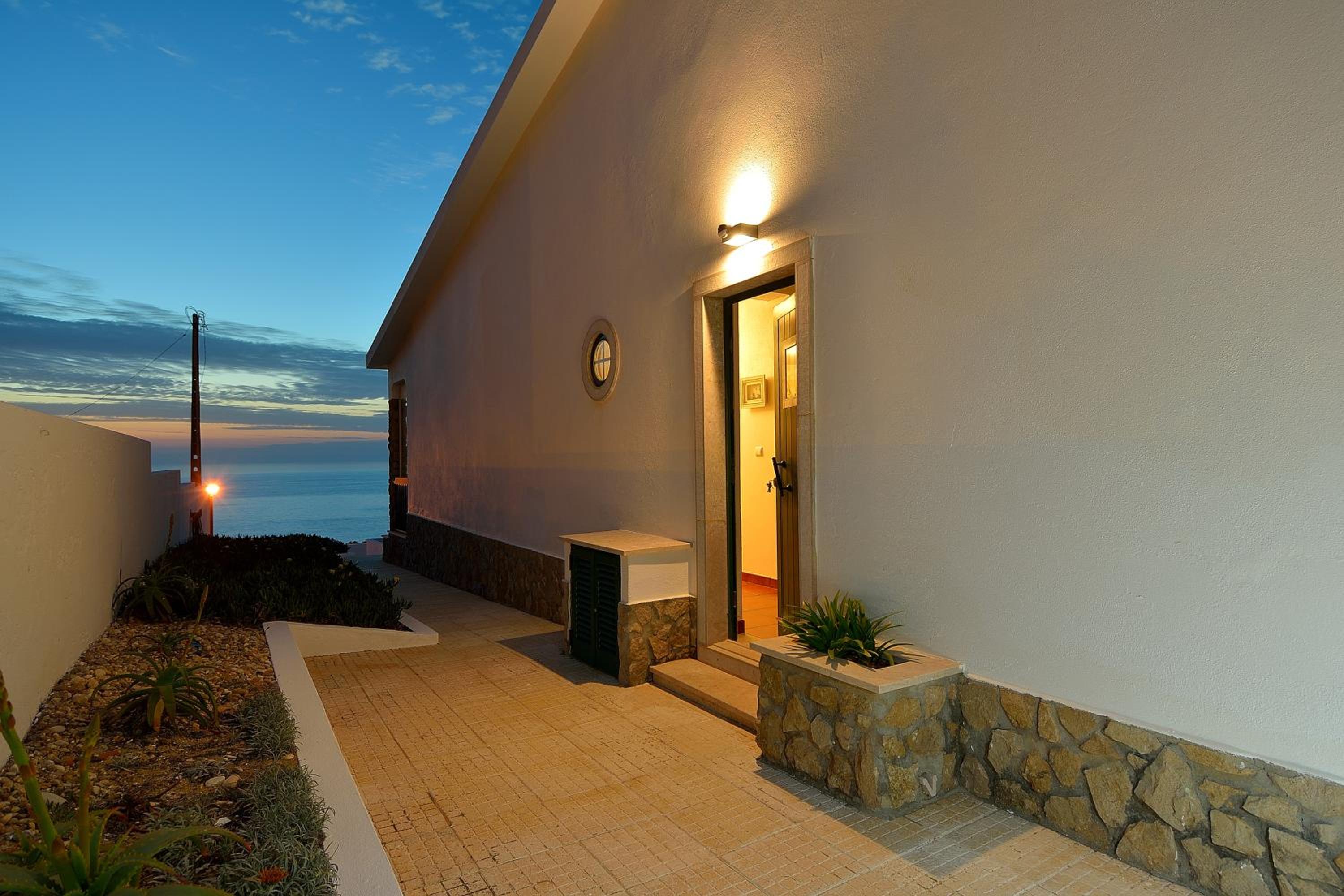 Villa over the Ocean in Magoito-Sintra view 5