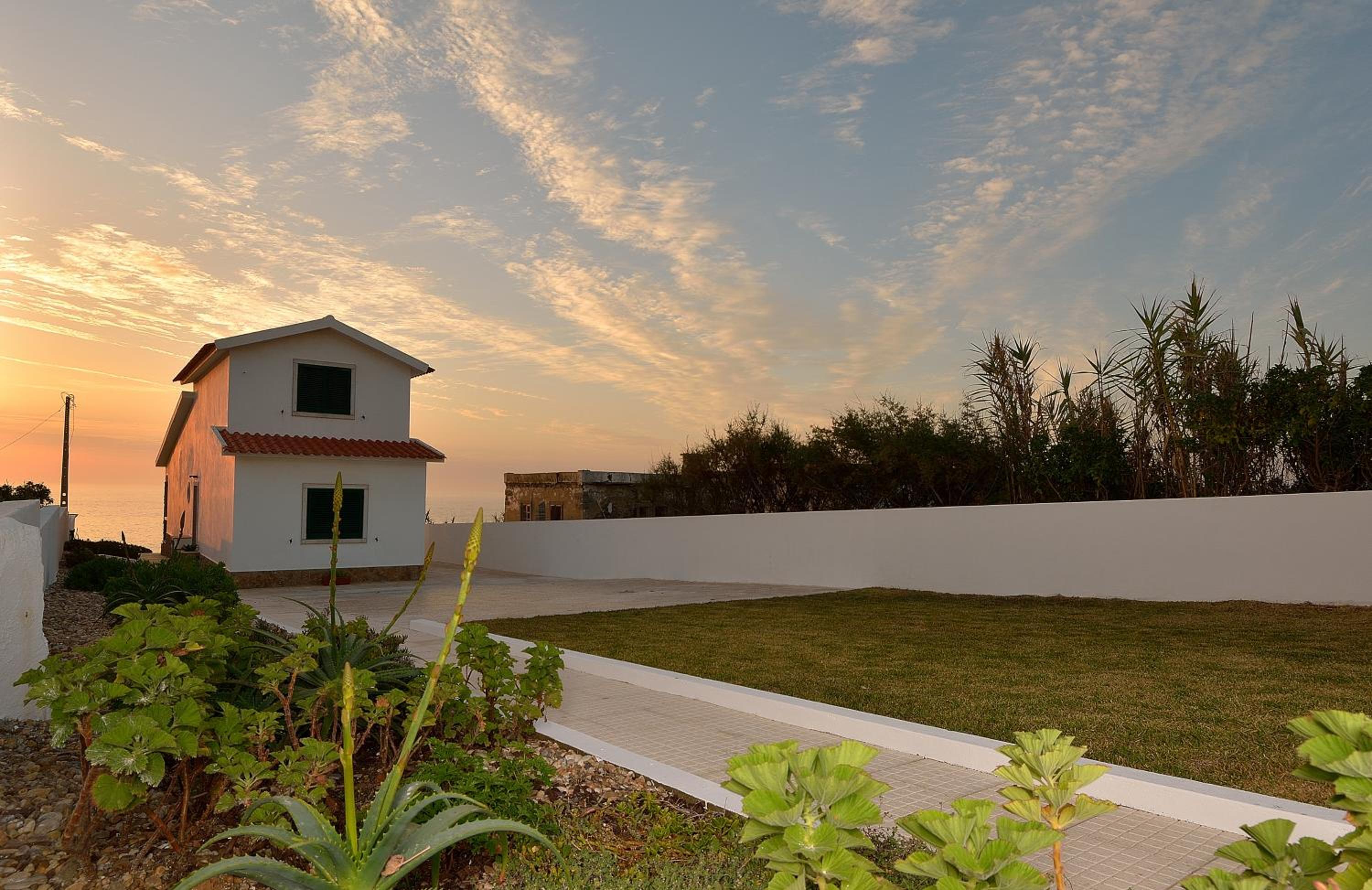Villa over the Ocean in Magoito-Sintra view 4
