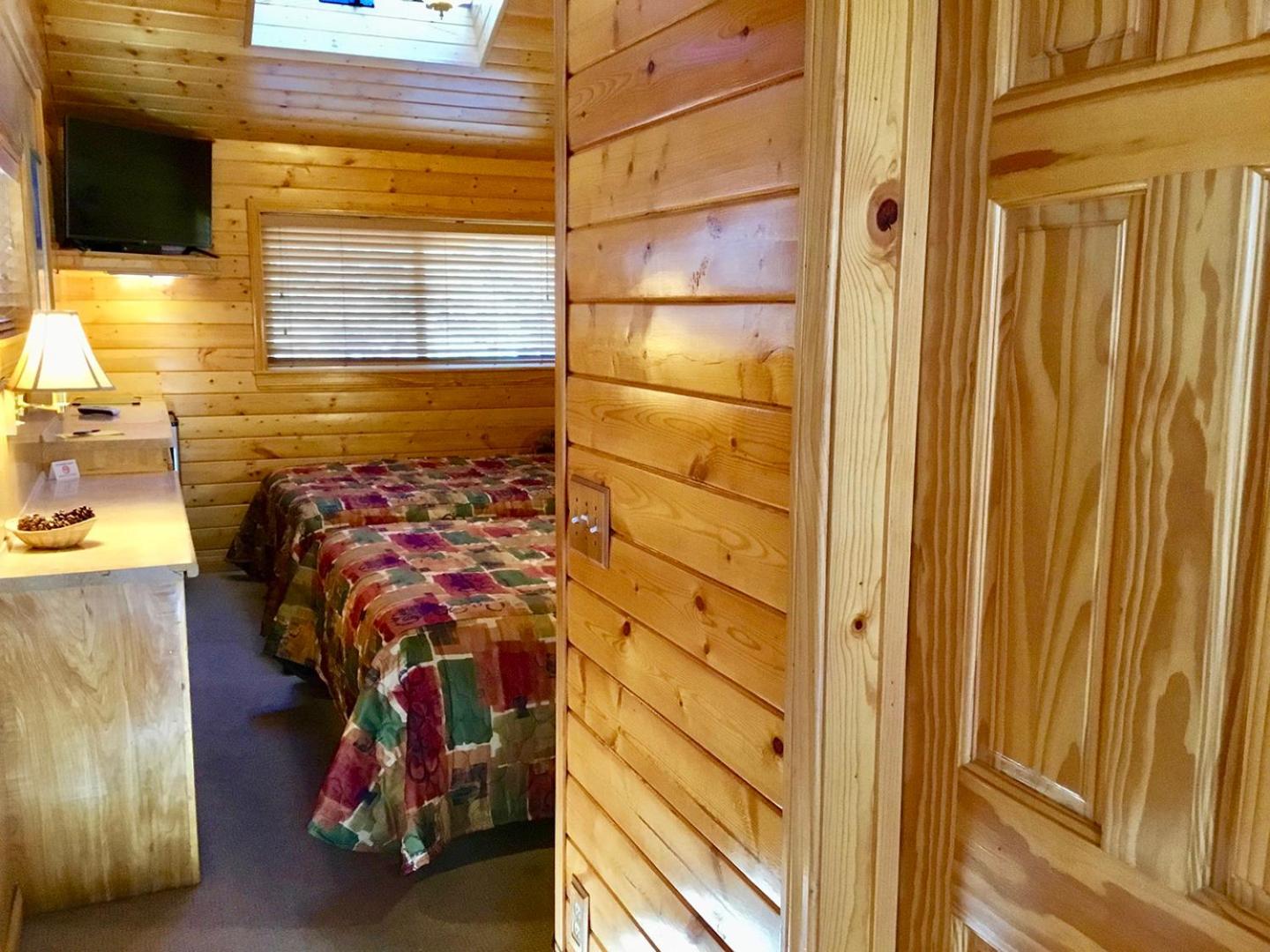 Giant Oaks Lodge