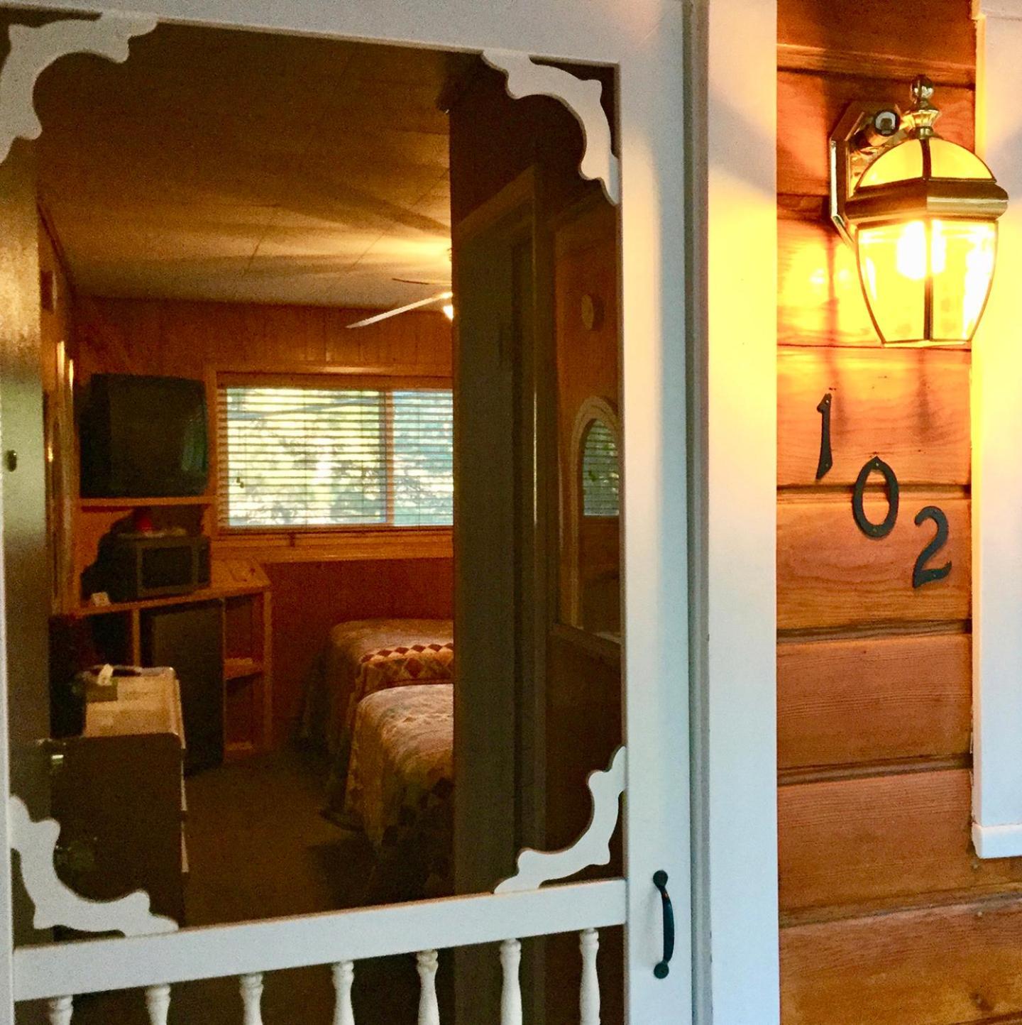 Giant Oaks Lodge