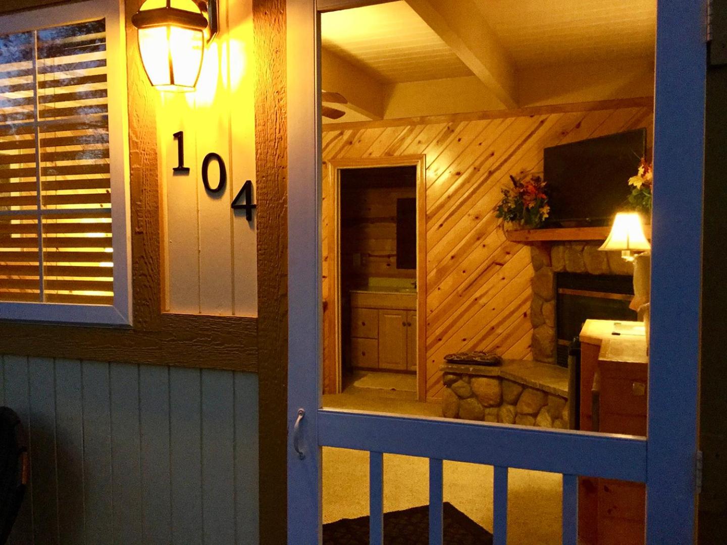 Giant Oaks Lodge