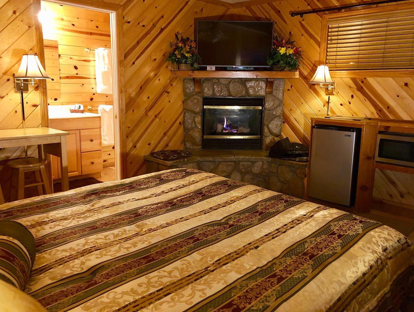 Giant Oaks Lodge