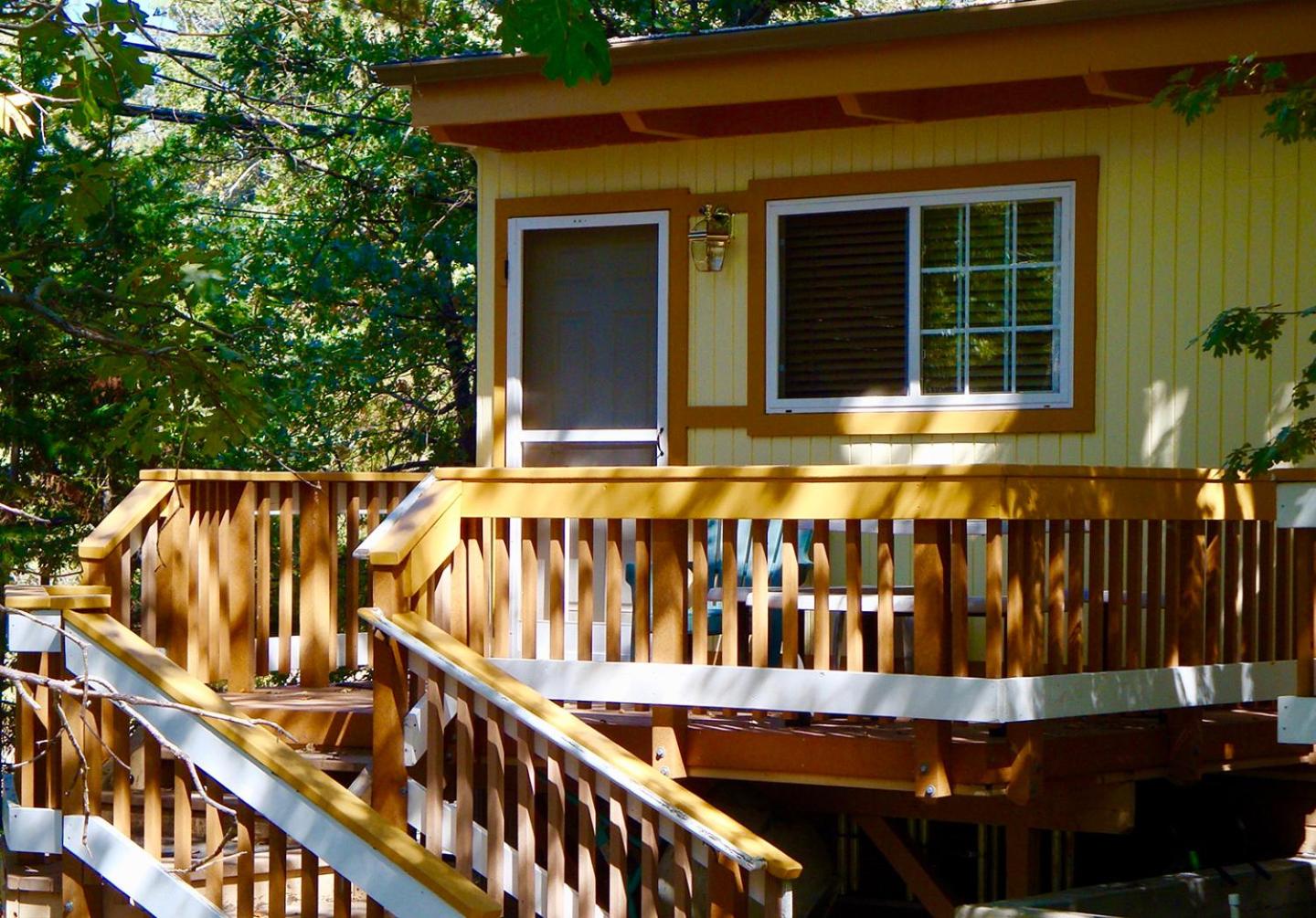 Giant Oaks Lodge