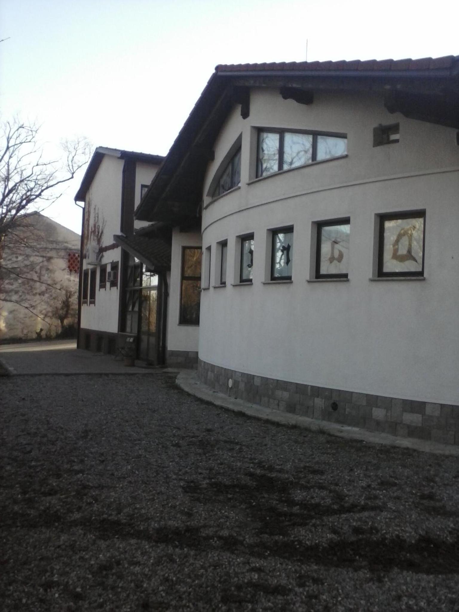 Photo 6