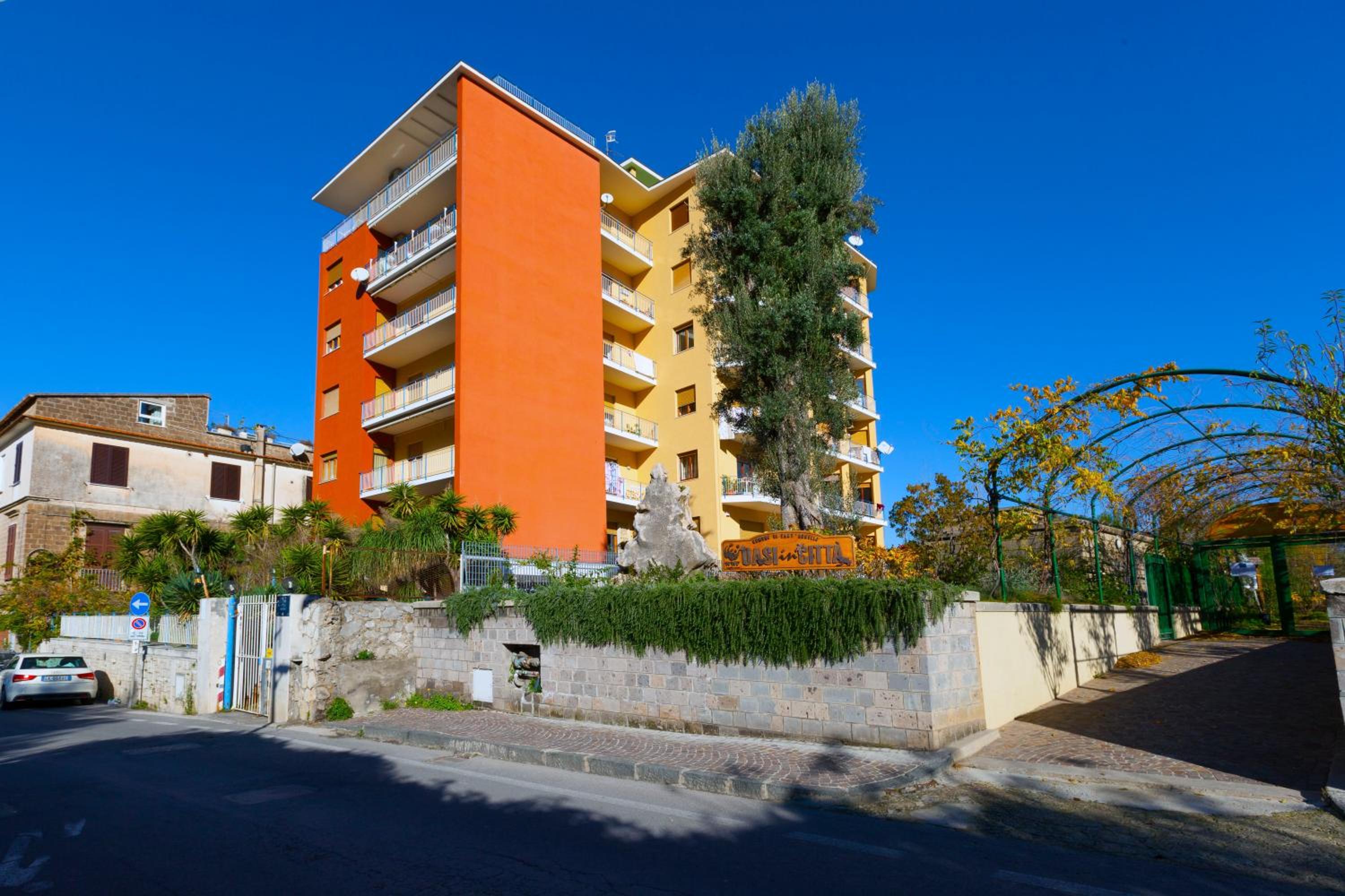 Hotel Sirocco Suites - Image 1