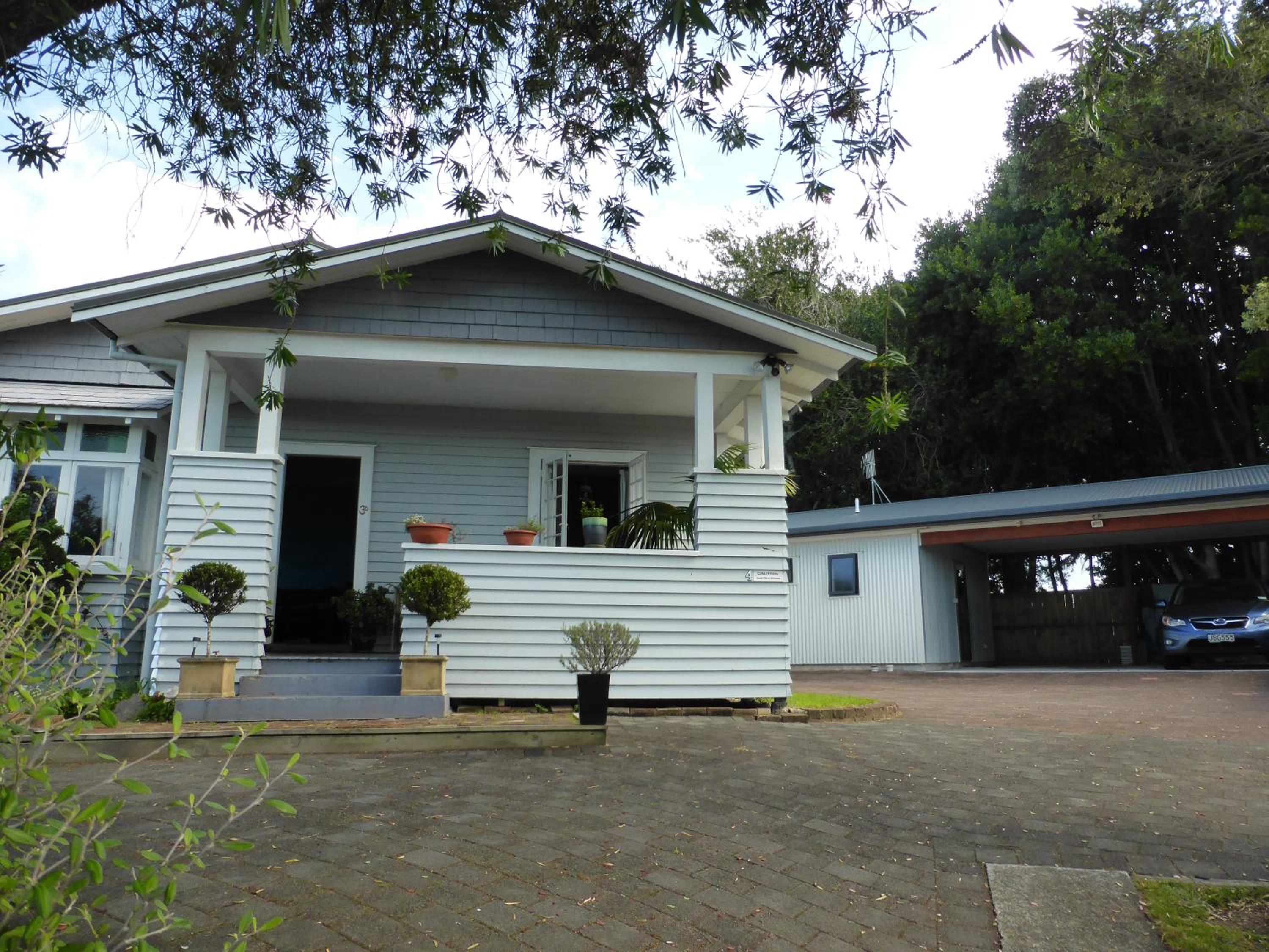 Hotel Bungalow on Bell Common - Image 1