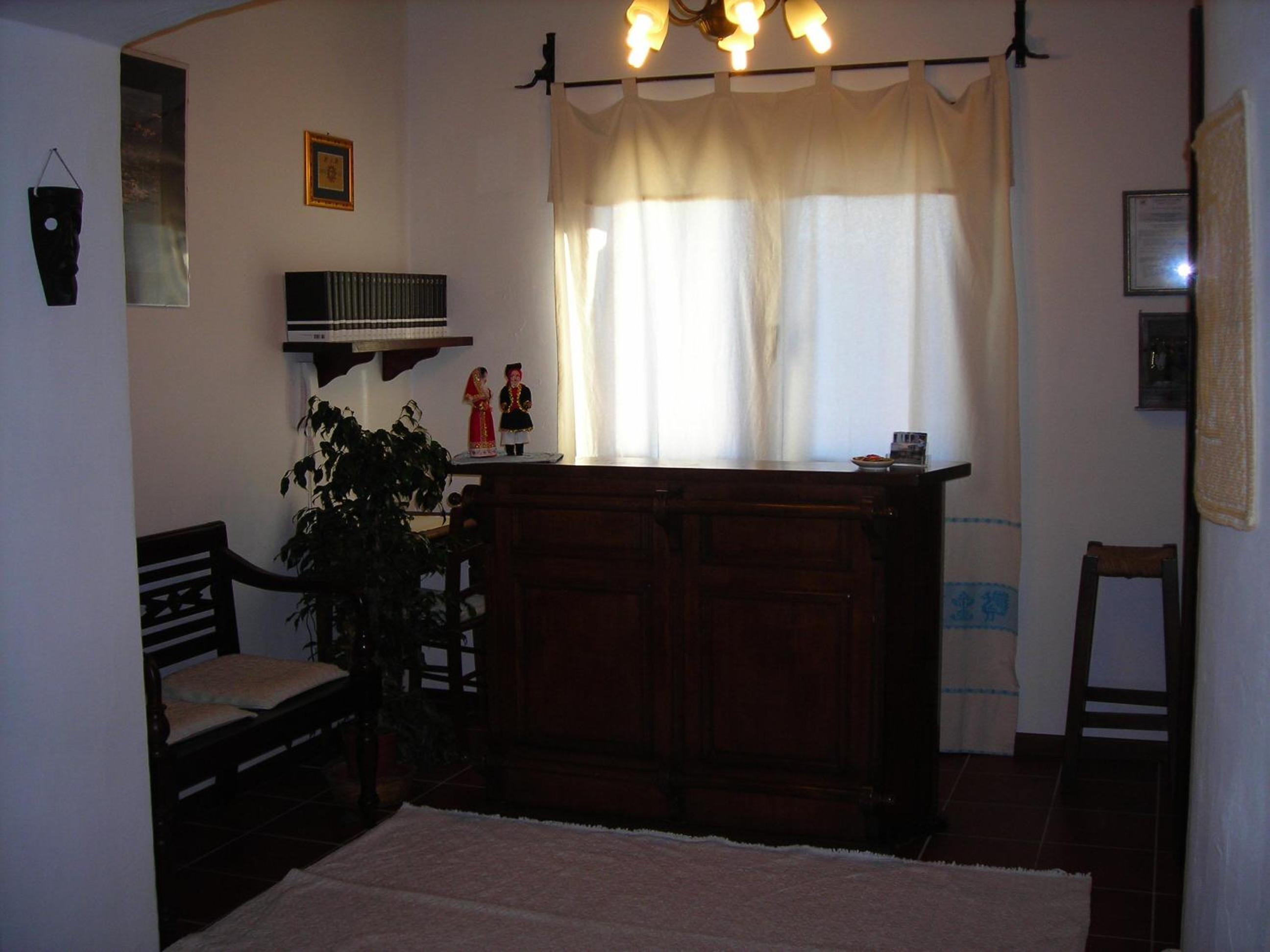 Photo 33