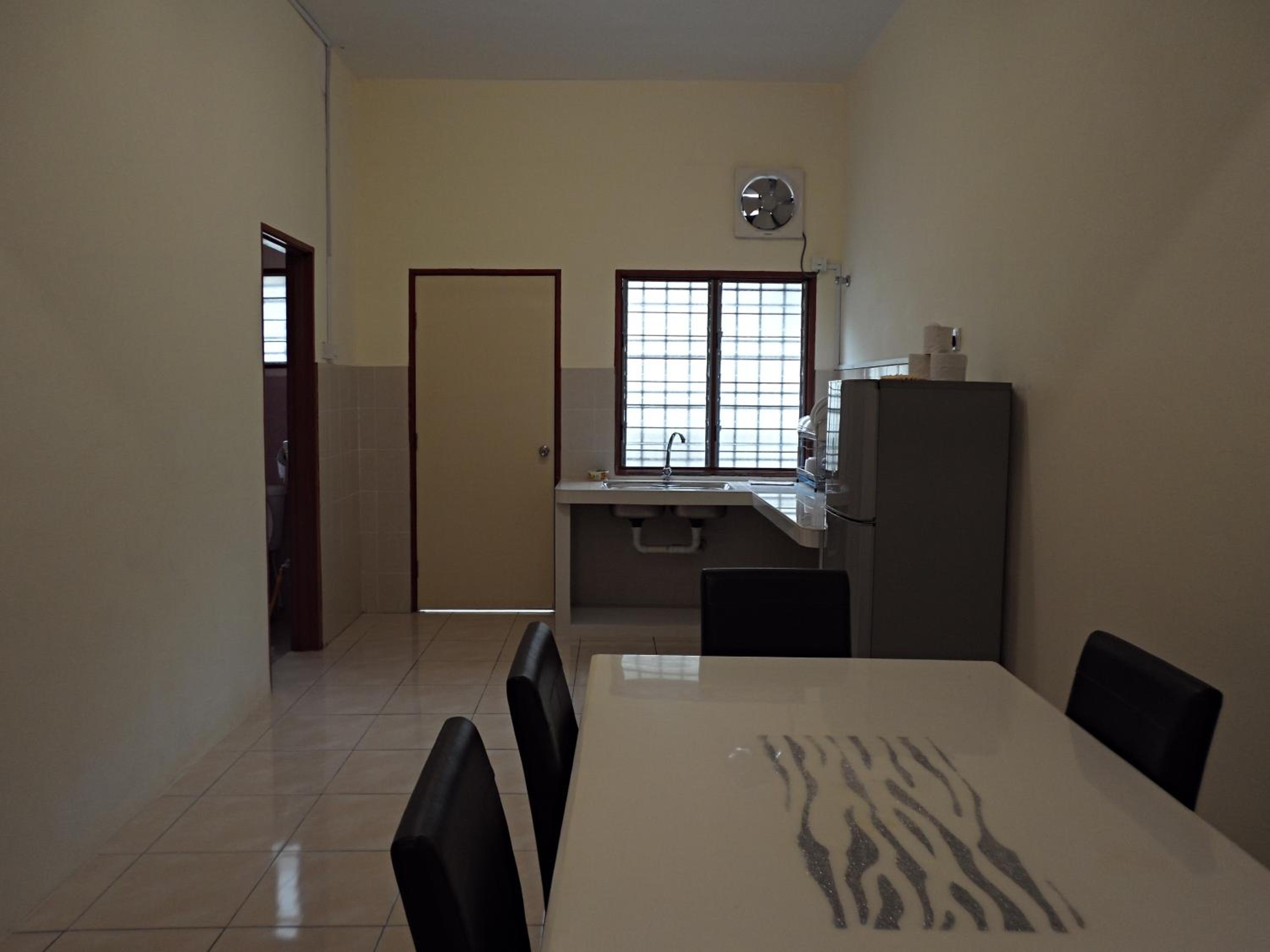 Golden Hill Double Storey Homestay at Night Market photo 4